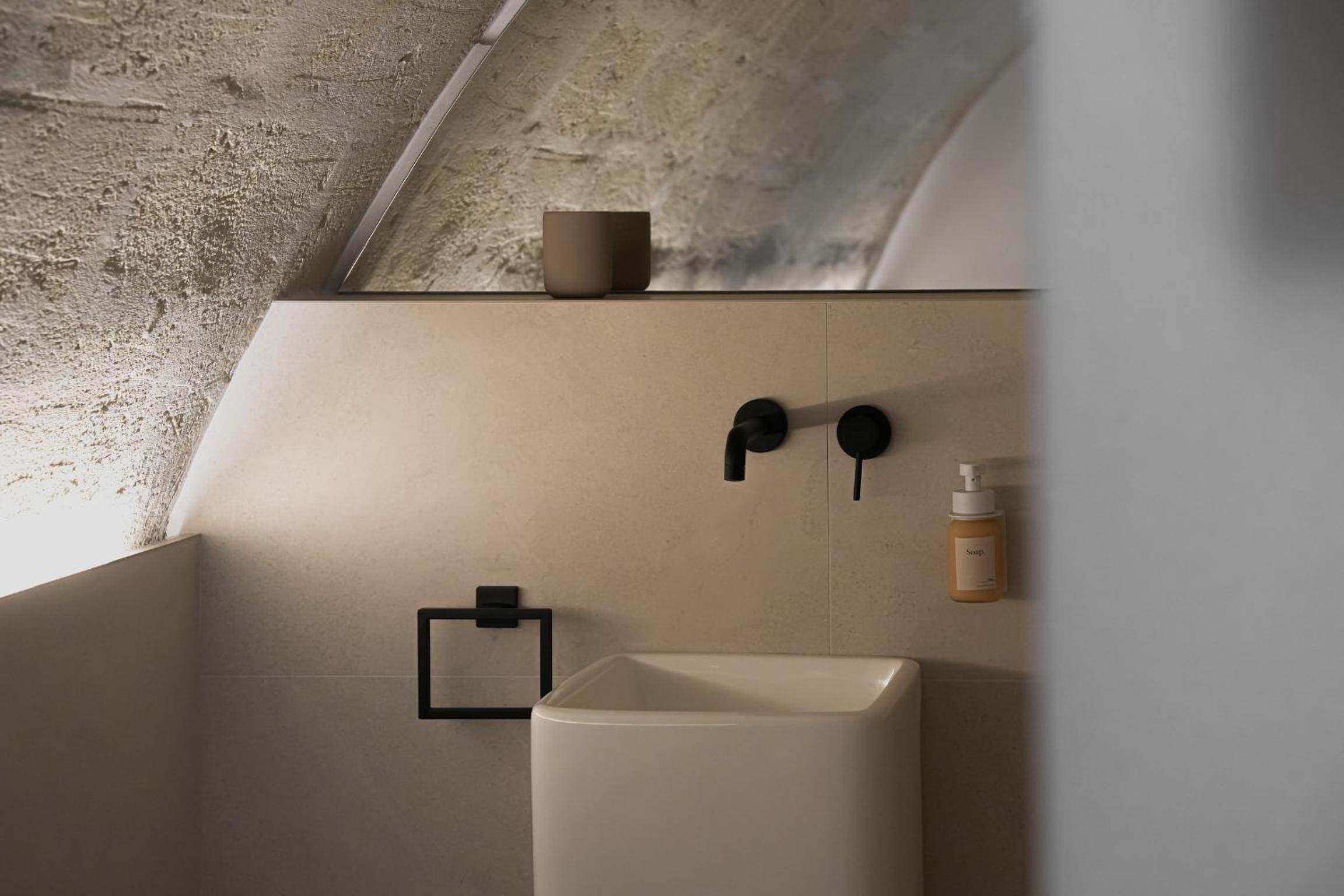 Queen Room with Spa Bath - Photo 3