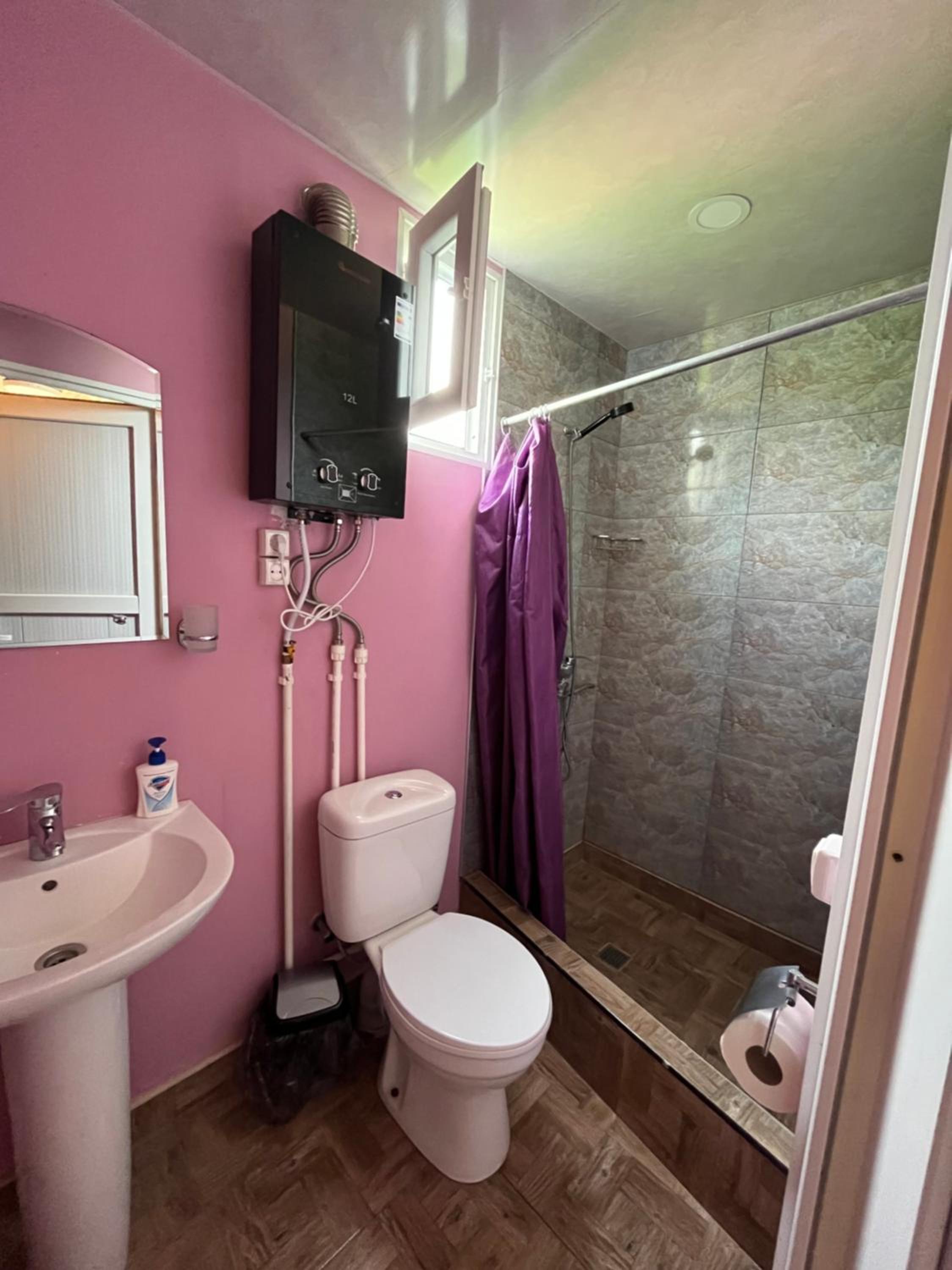 One-Bedroom House photo 2