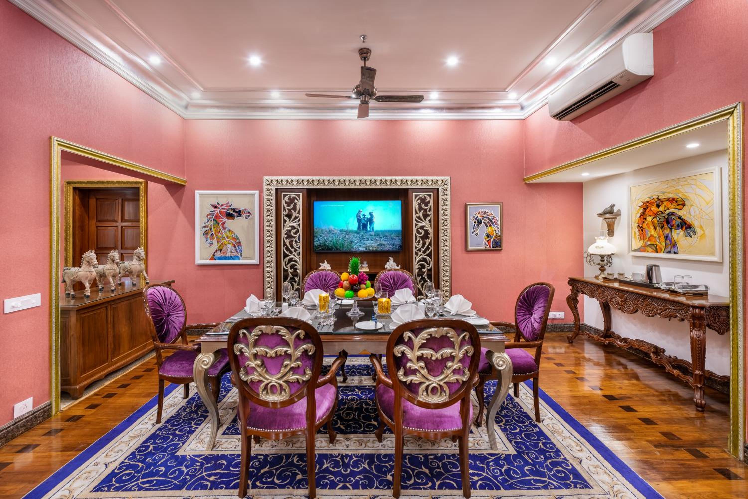 Regent Villa - 10% Discount on Foods & Soft Beverages* | 15% Discounts on Laundry Services* | INR 500 spa credit during your stay on selective Massage services. TnC Apply.* | Free Mini-bar - 2 cans of soft Beverages (Once on Arrival) - Photo 4