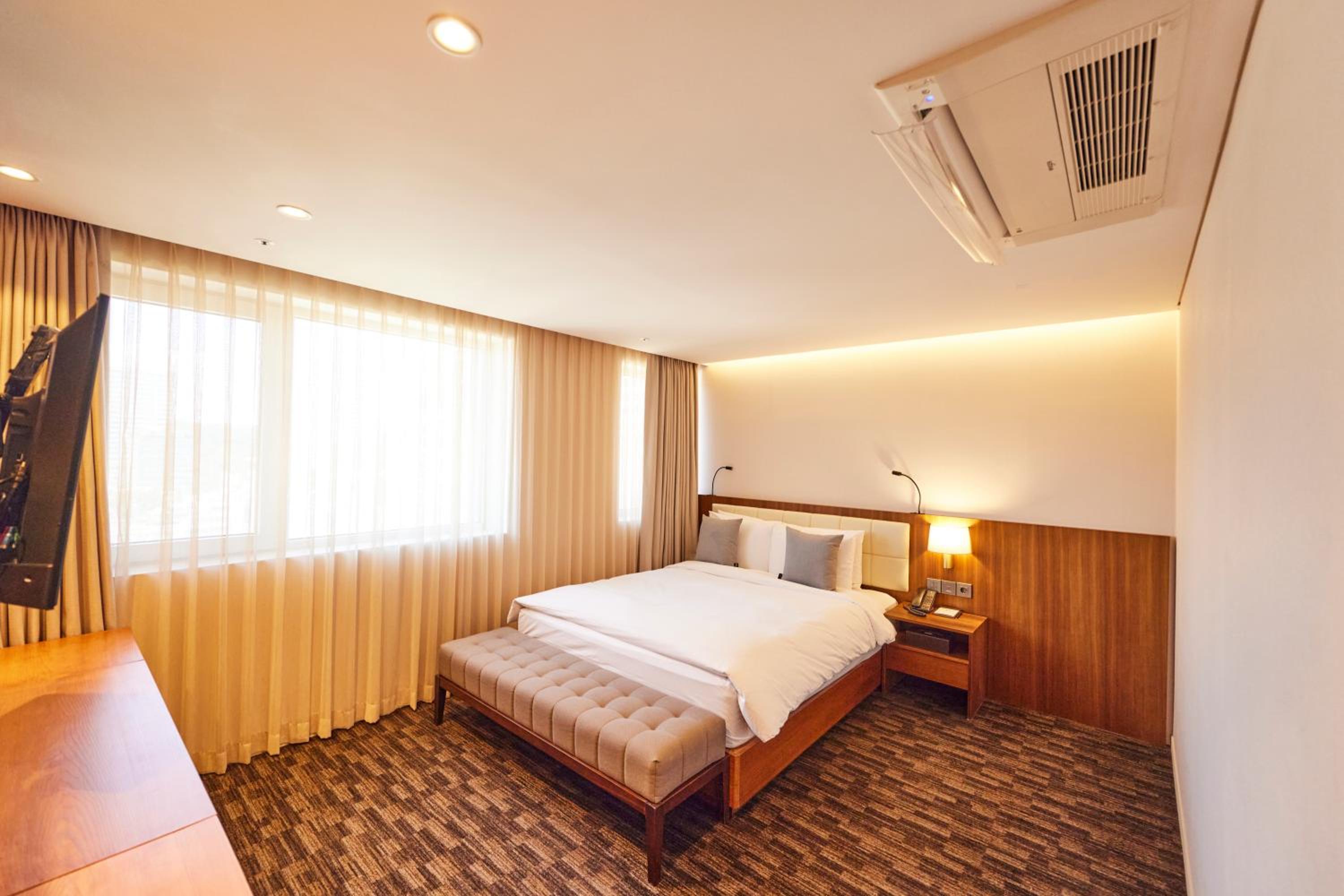 Deluxe Double Room - Disability Access