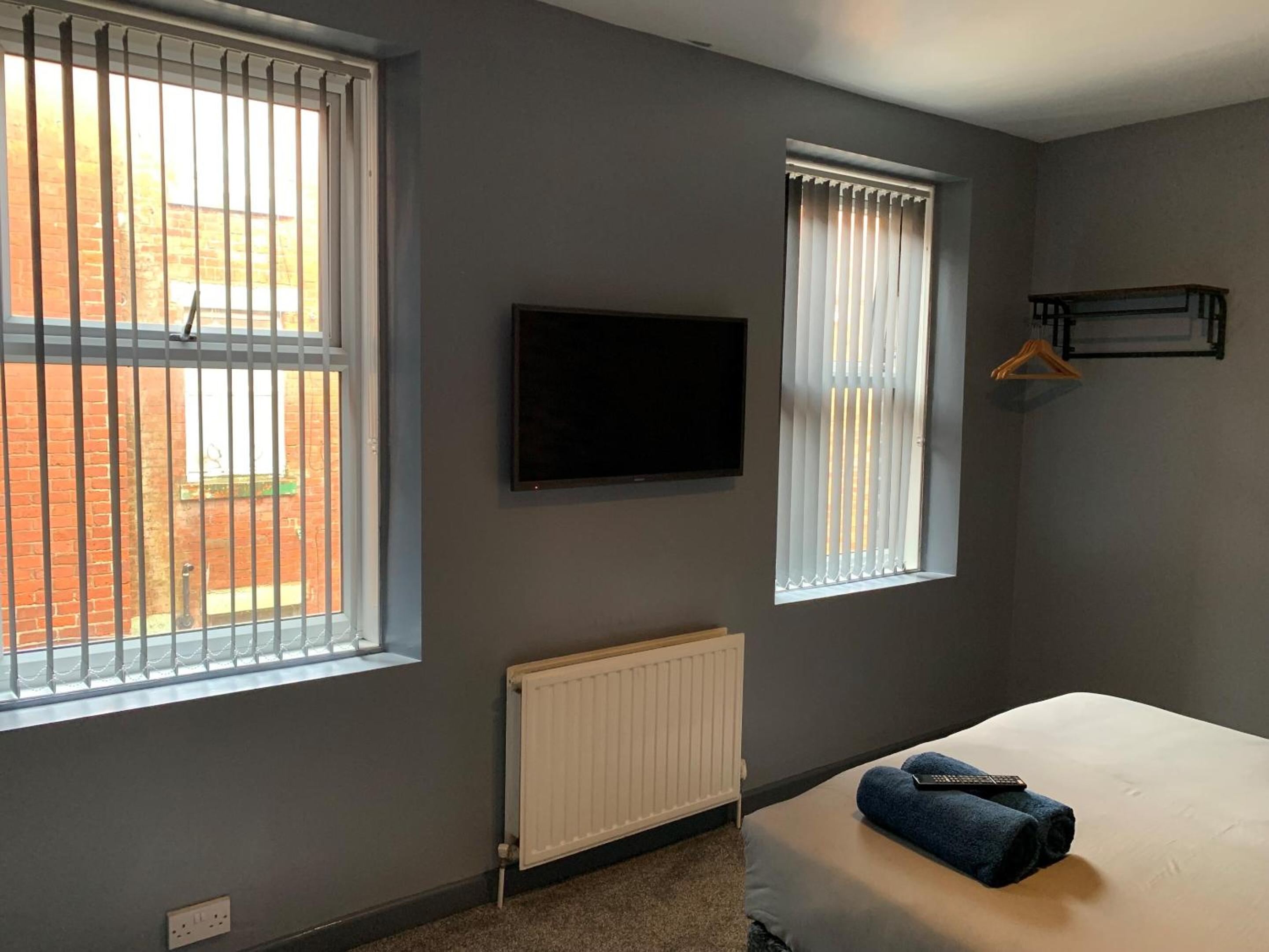 Standard King Room - Photo 5