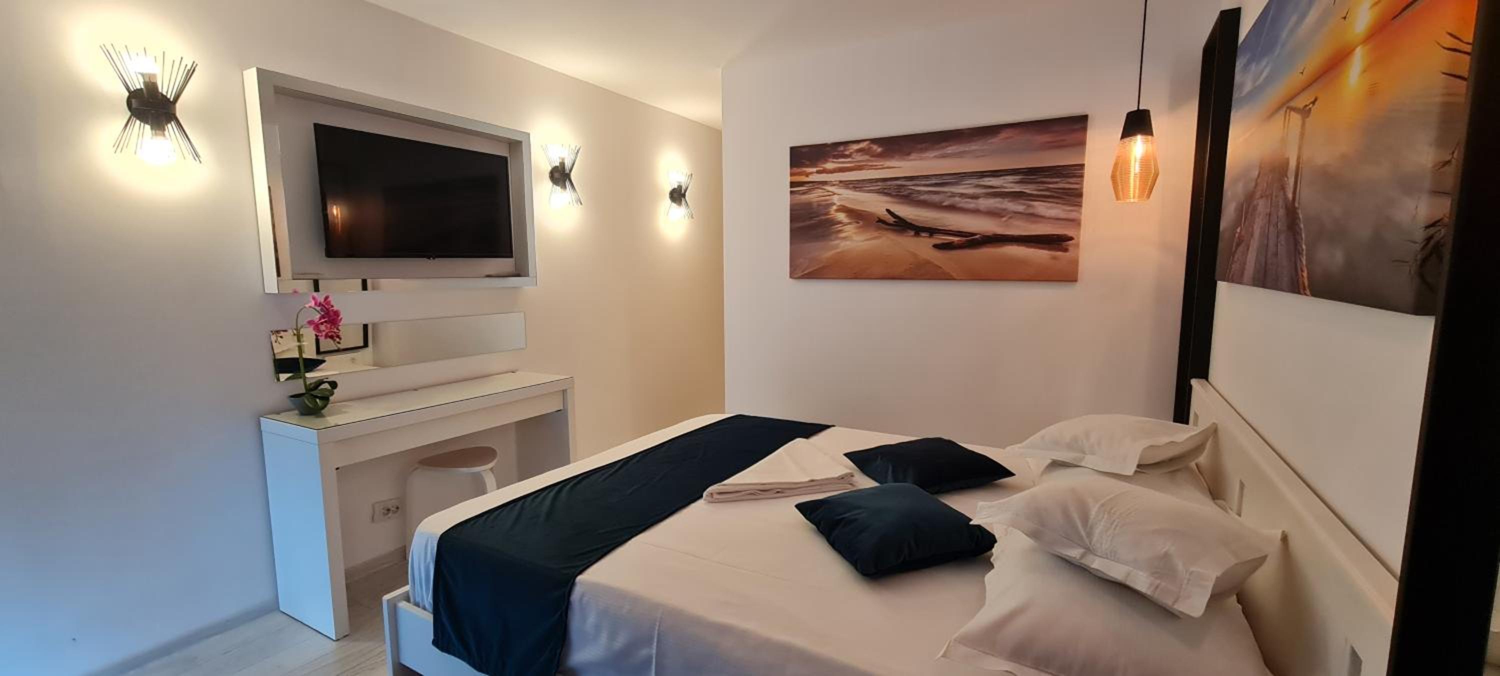 Queen Room with Garden View - Photo 1