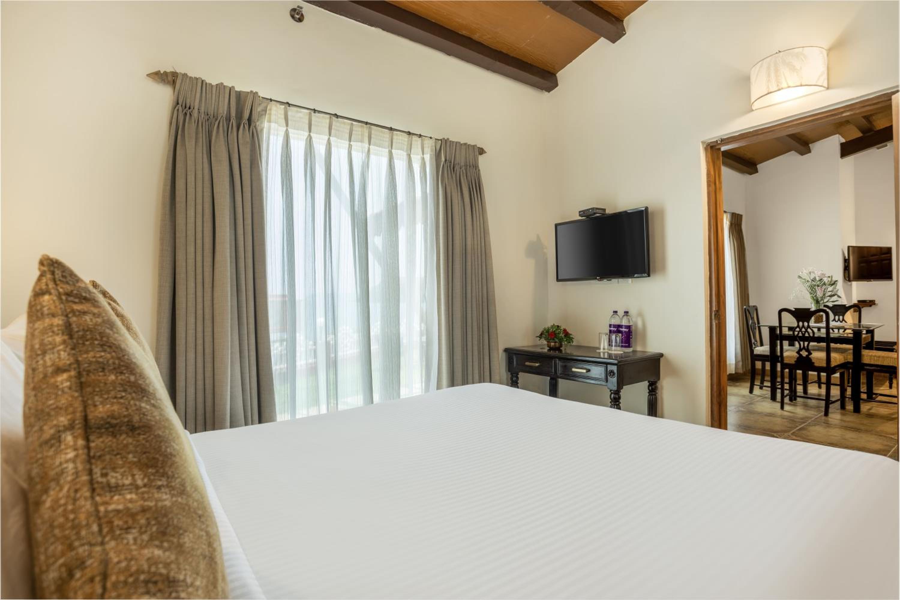 Family  - 15% Discount on Food & Beverages (Not Applicable on Room Service) - Photo 7