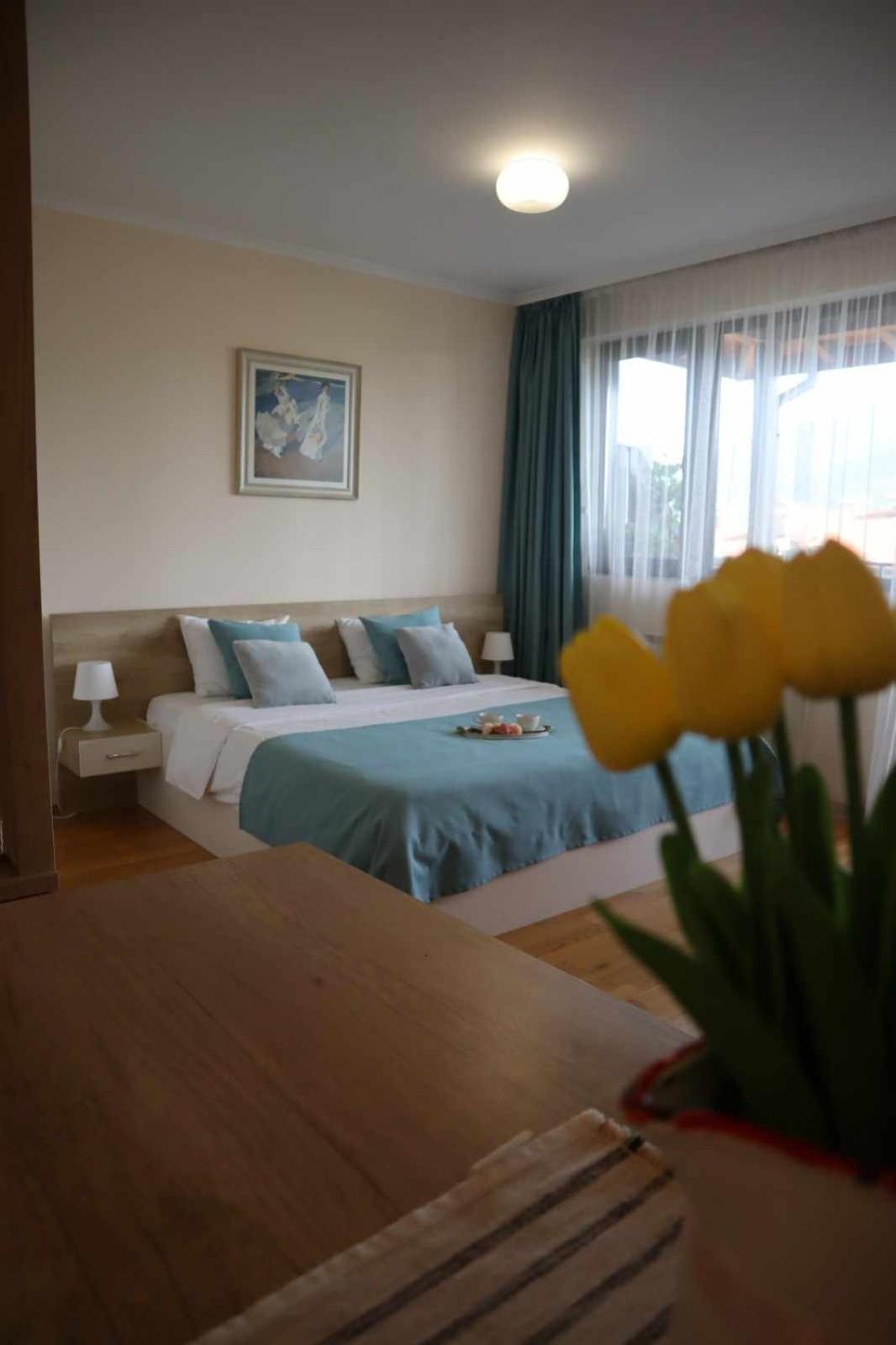 Studio Apartment - Photo 29