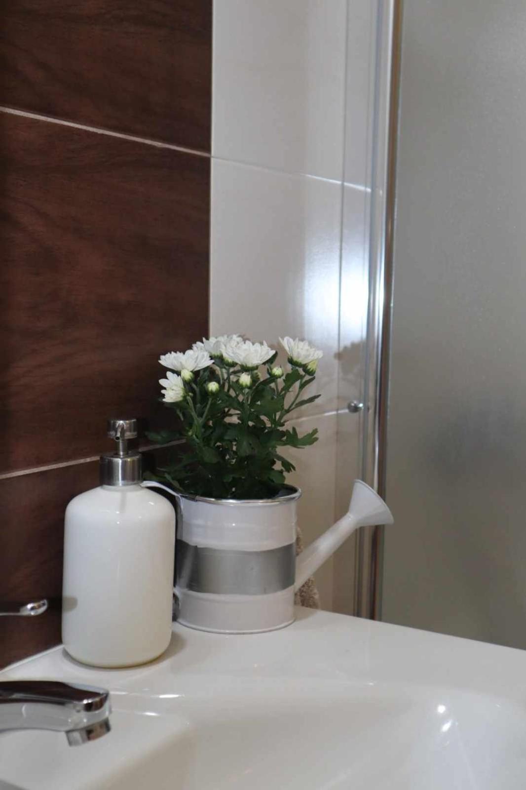 Studio Apartment - Photo 28