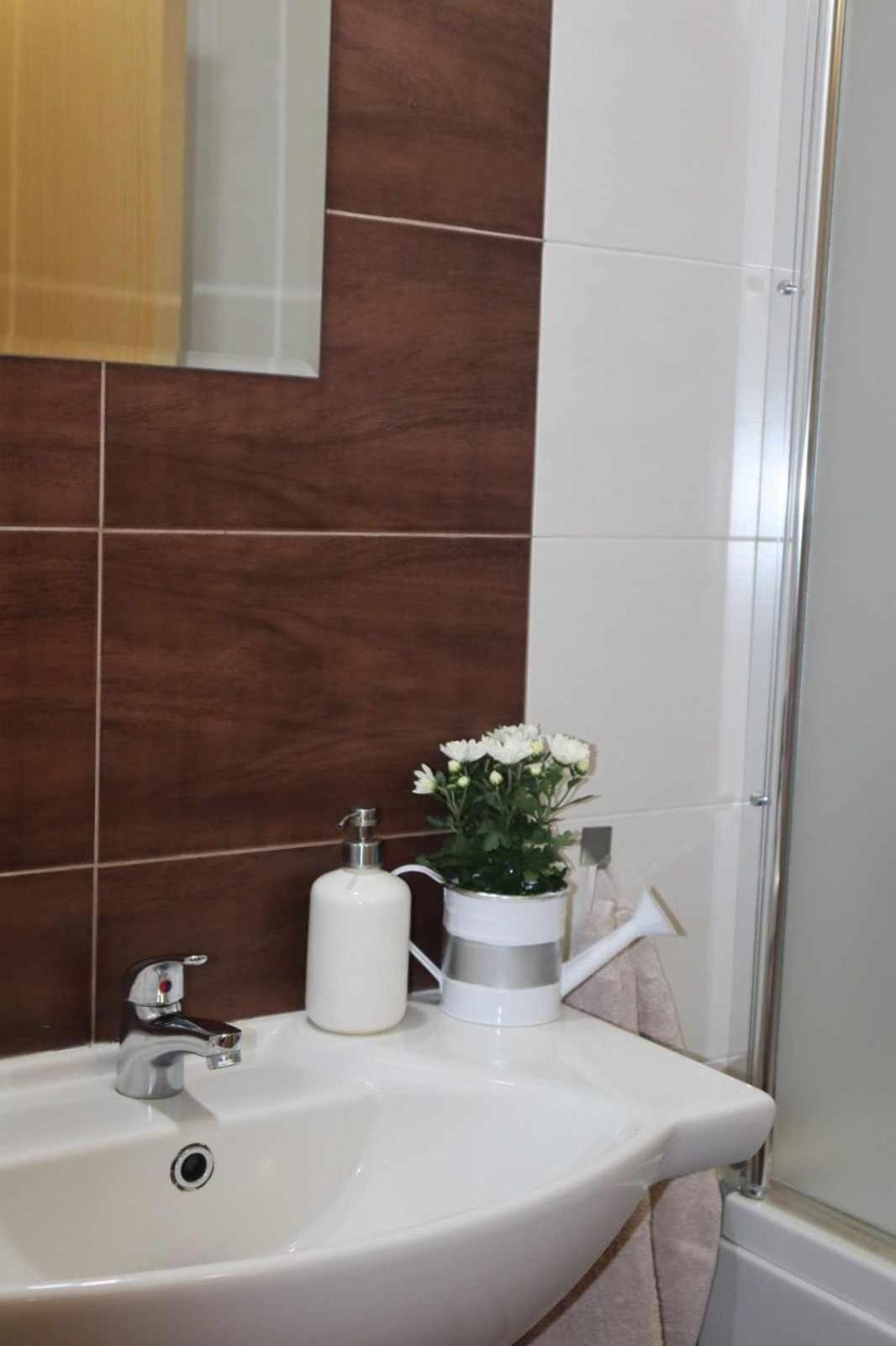 Studio Apartment - Photo 24