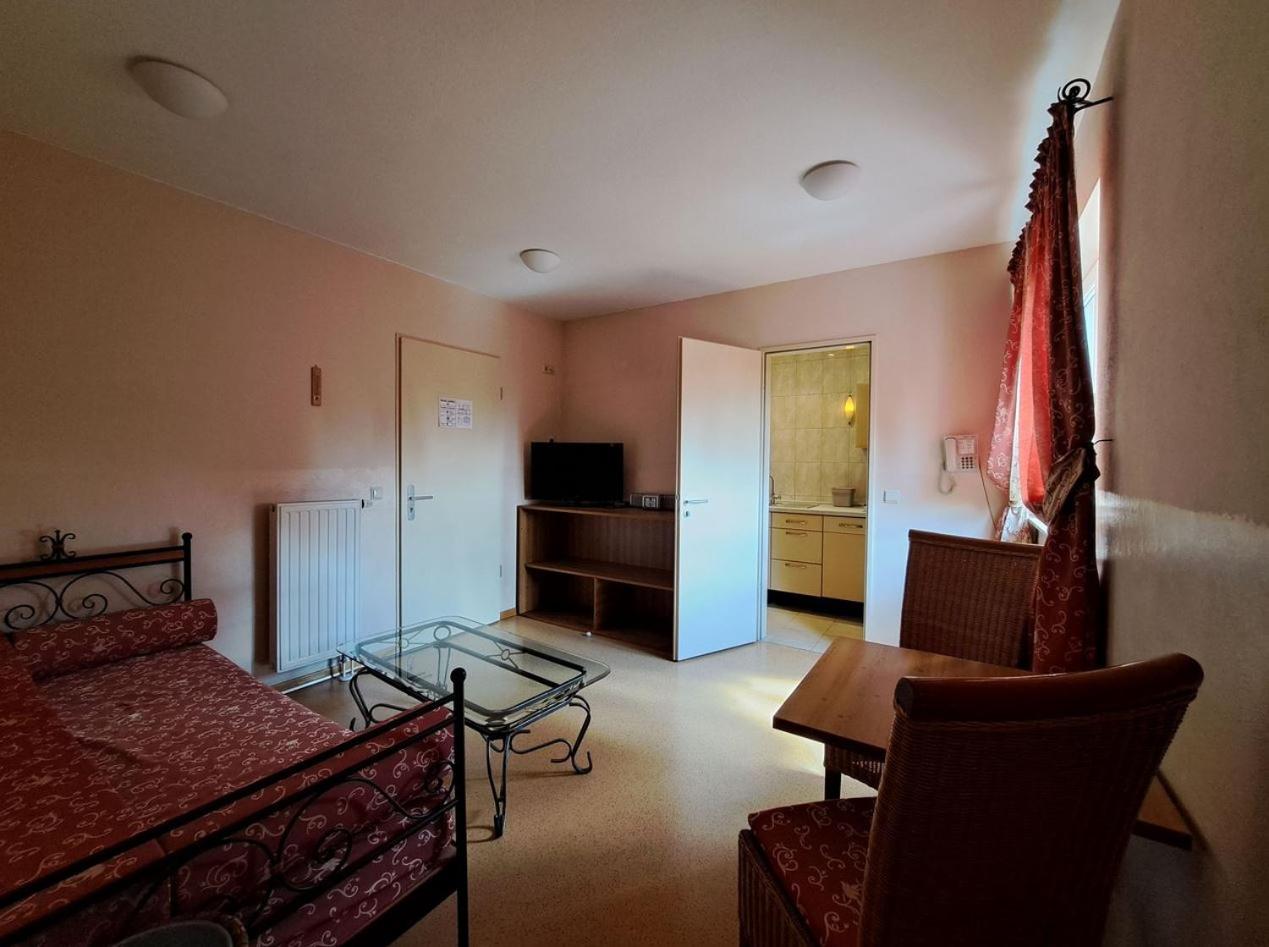 Deluxe King Suite photo 1
