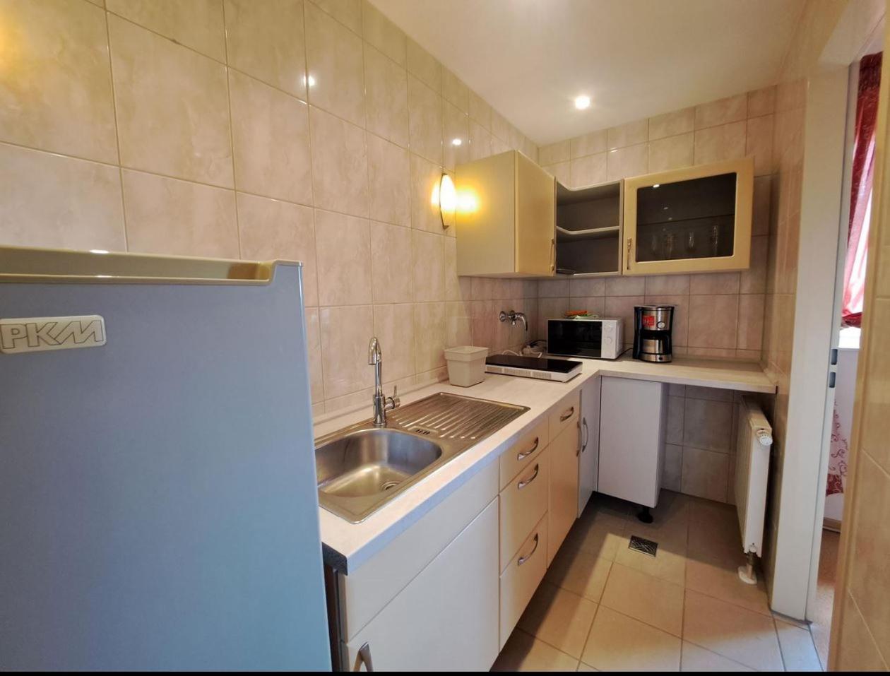 Deluxe King Suite photo 2
