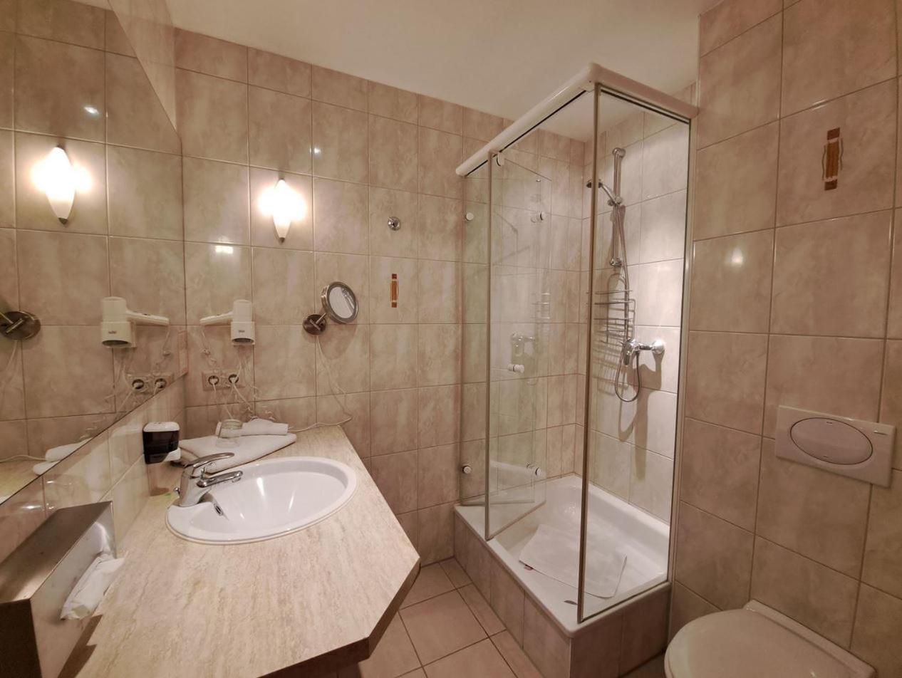 Deluxe Suite photo 3