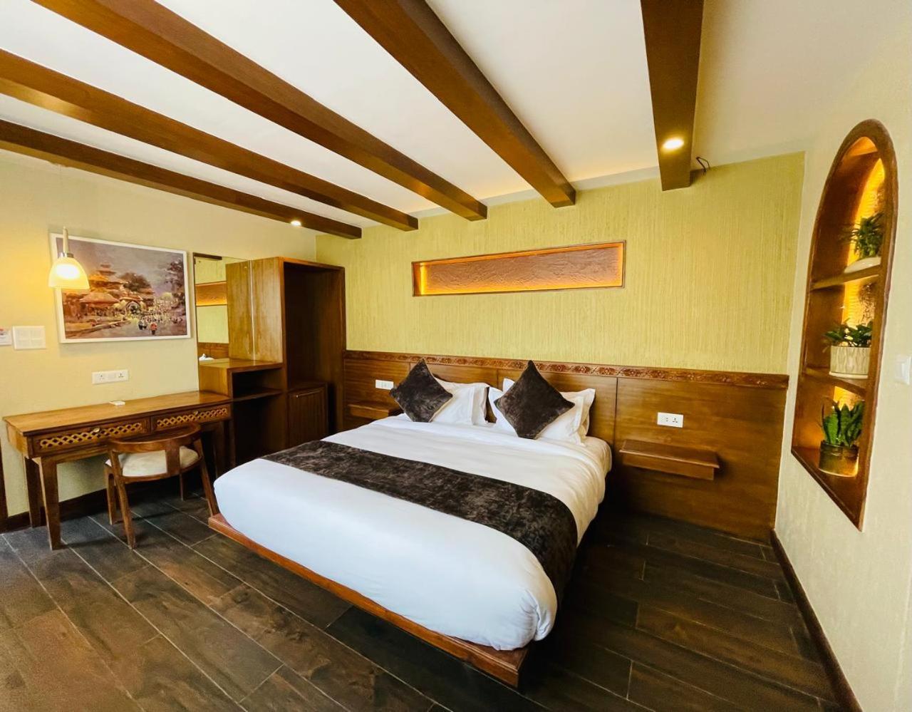Heritage Room - Photo 13