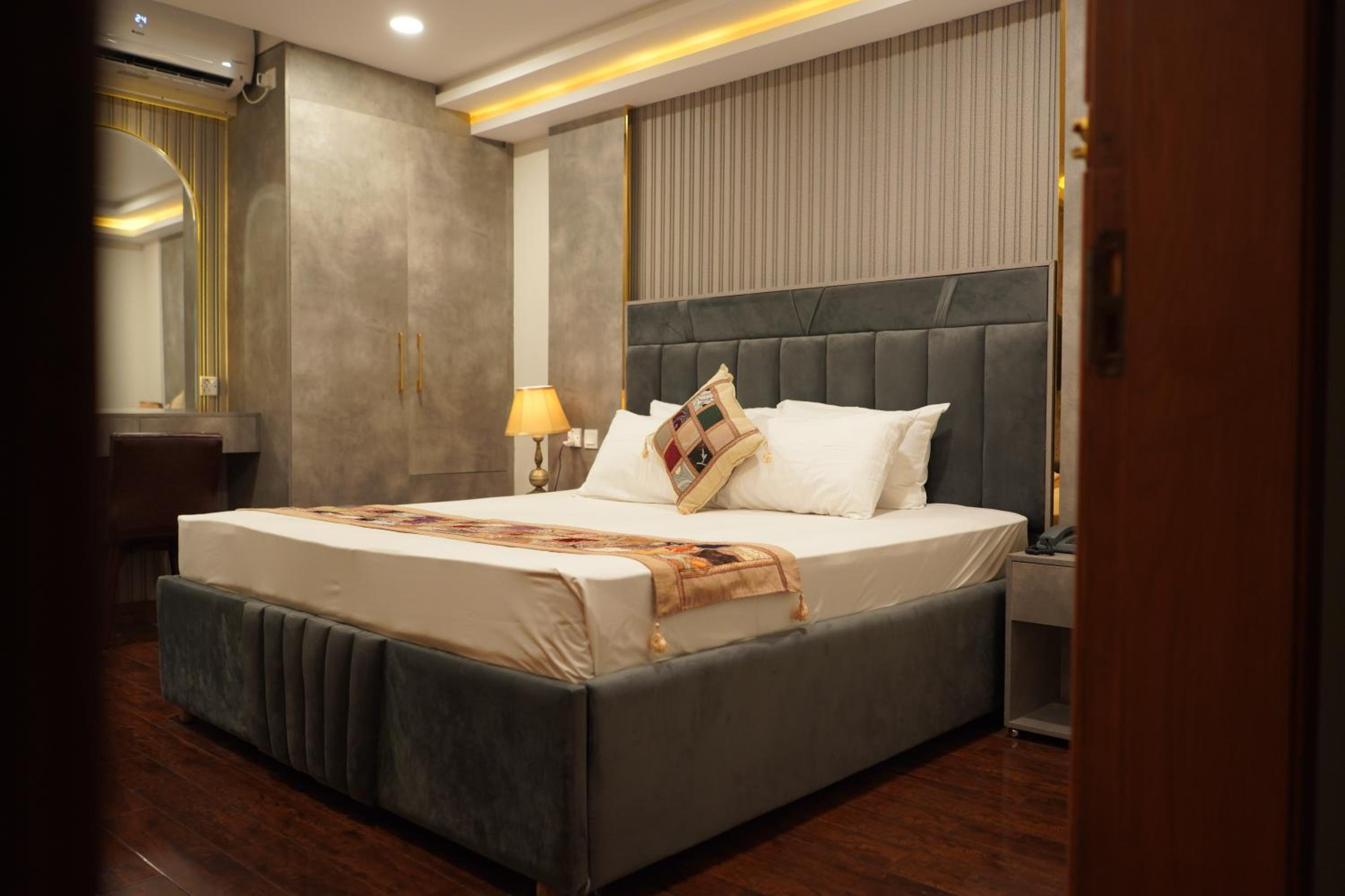 Deluxe Double Room - Photo 3