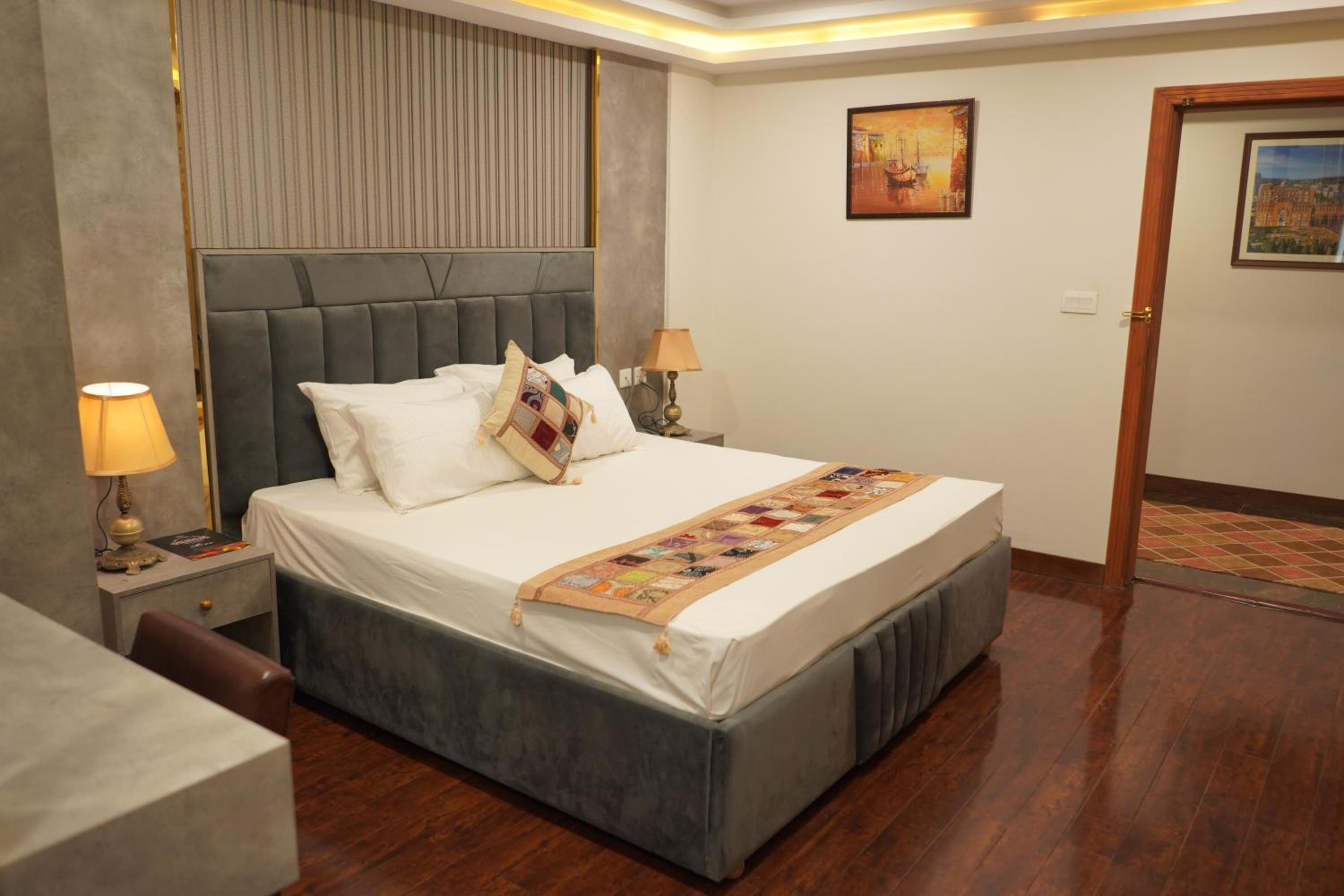 Deluxe Double Room - Photo 6