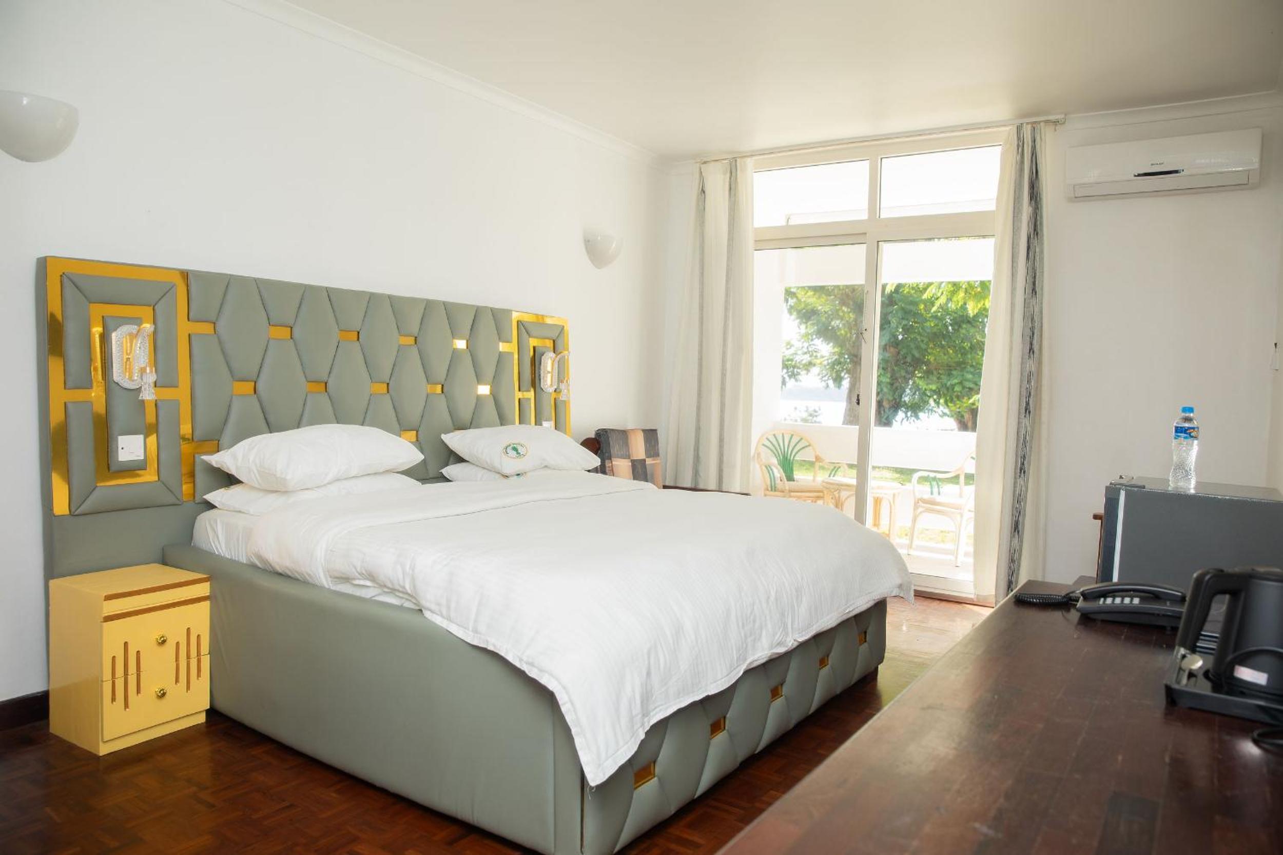 Deluxe Double Room with Balcony and Sea View