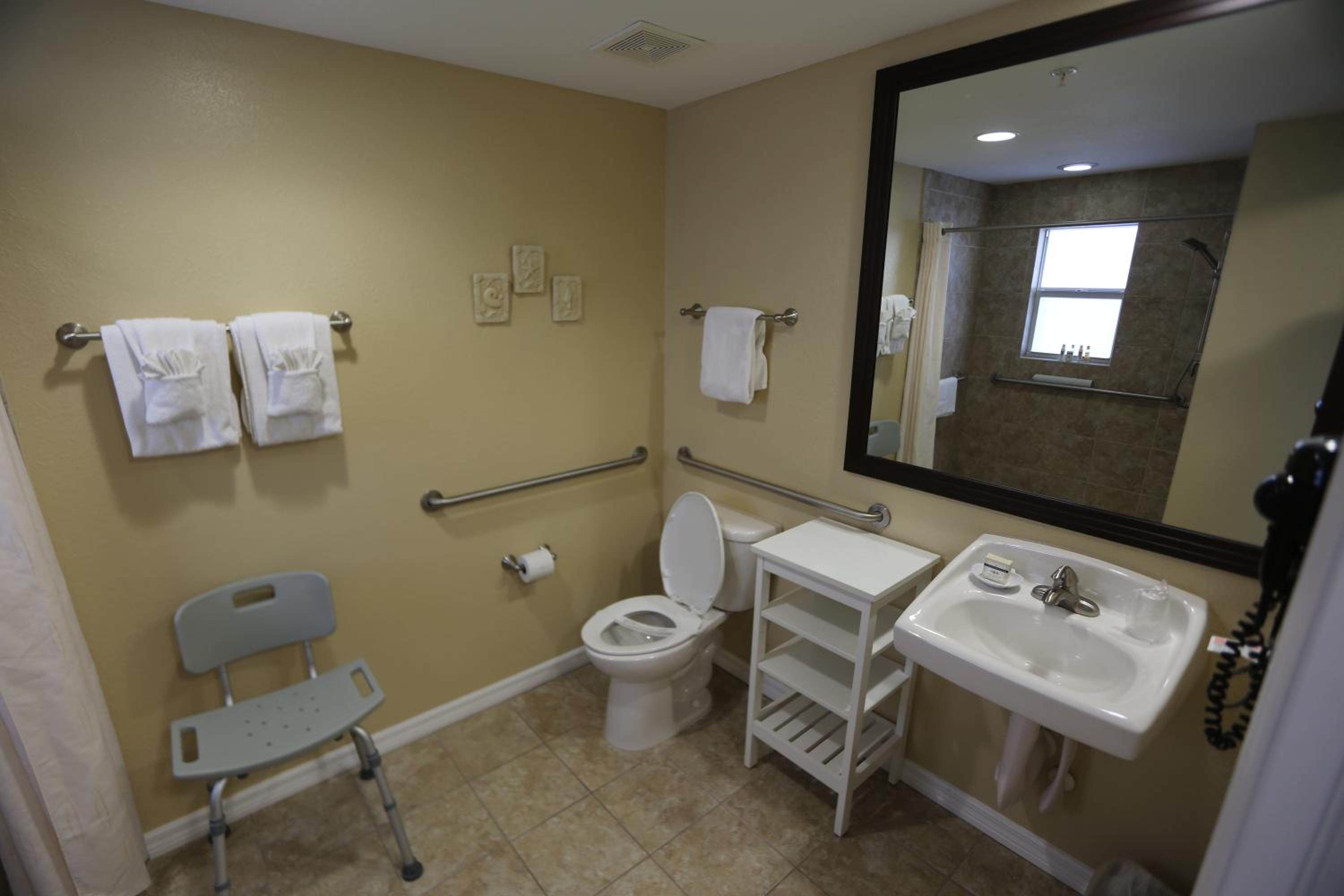 Shoreline Island Resort - Exclusively Adult, Photo 2