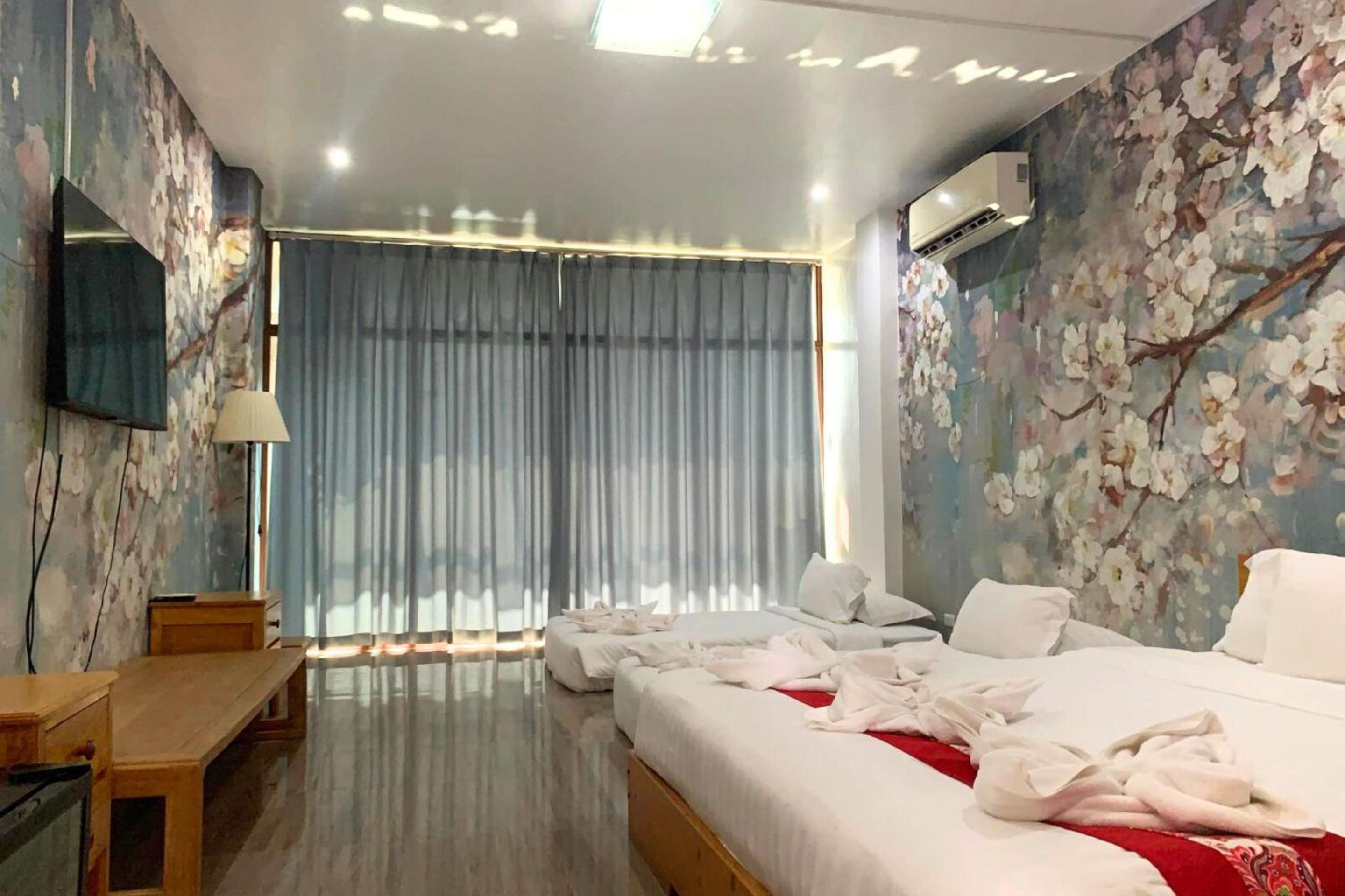 Deluxe Room - Photo 1