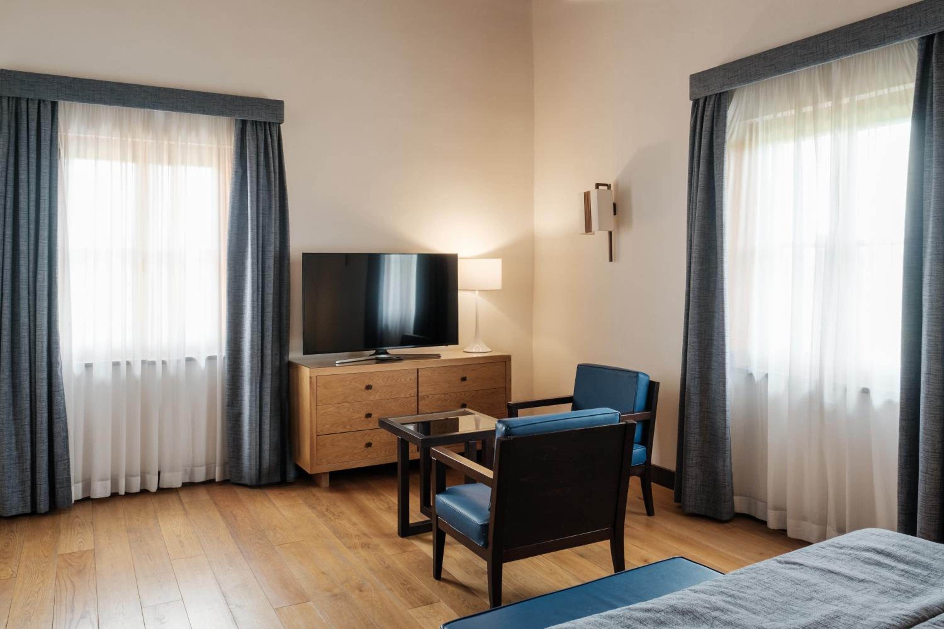 One-Bedroom Apartment - Photo 5