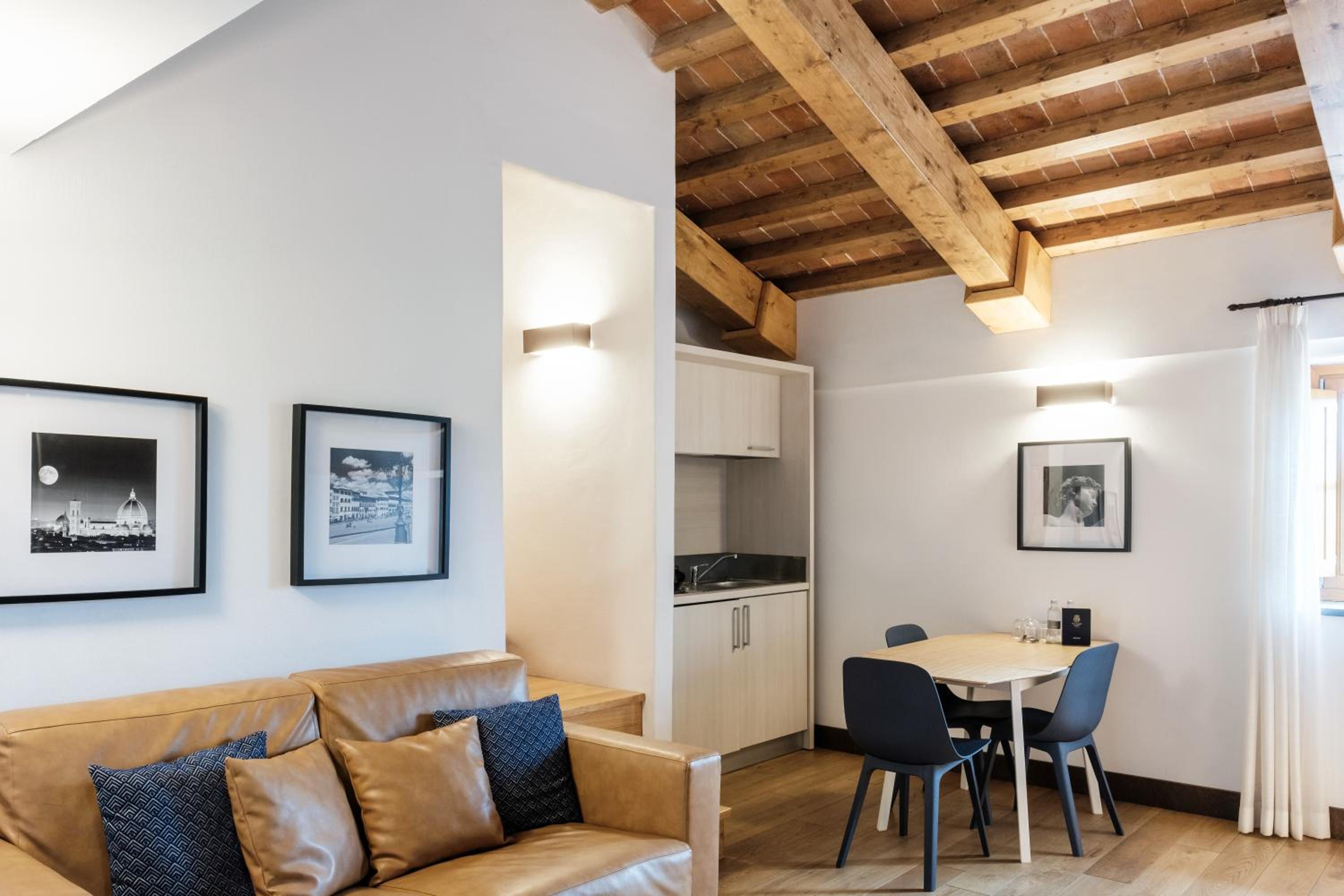 One-Bedroom Apartment - Photo 4