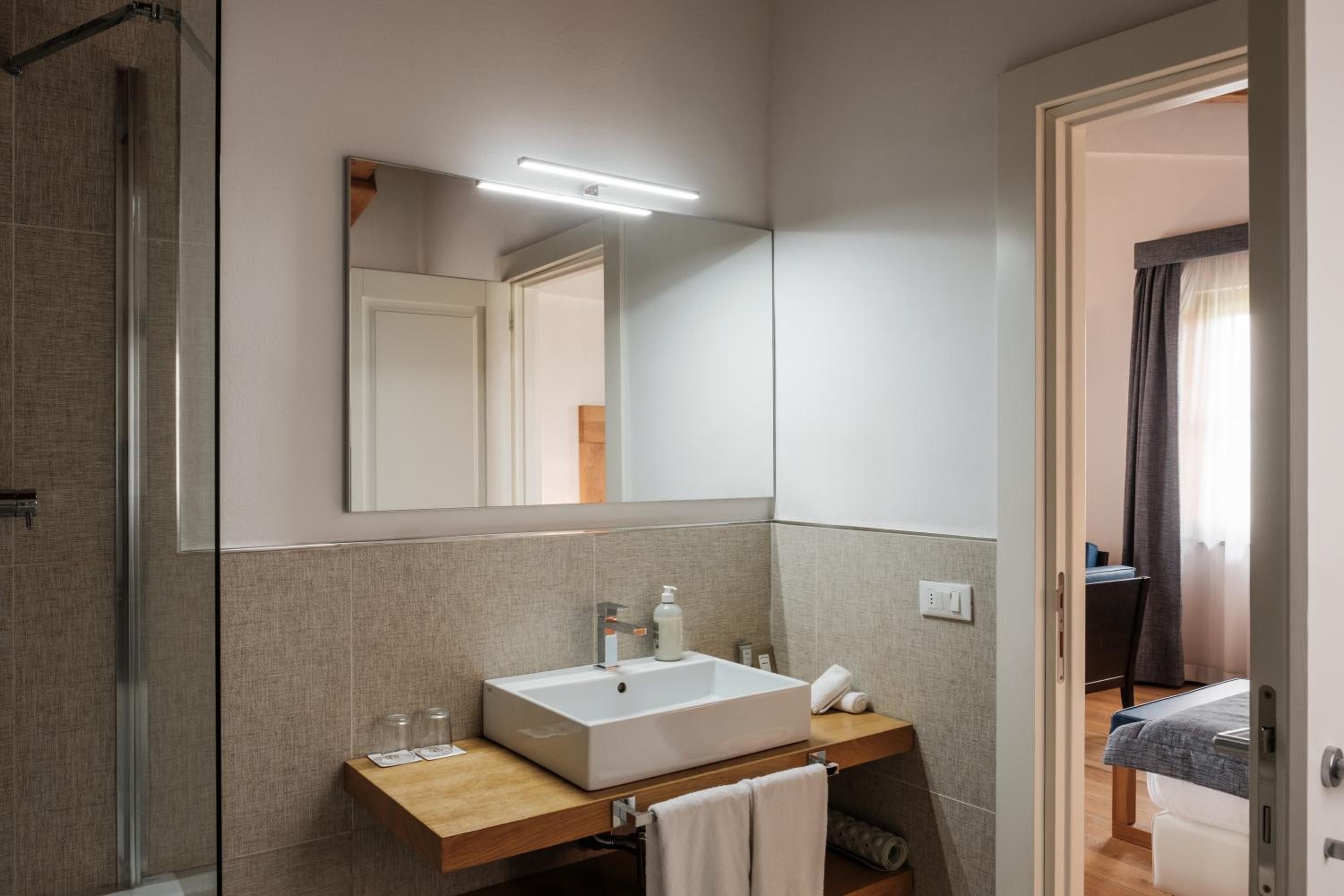 One-Bedroom Apartment - Photo 8