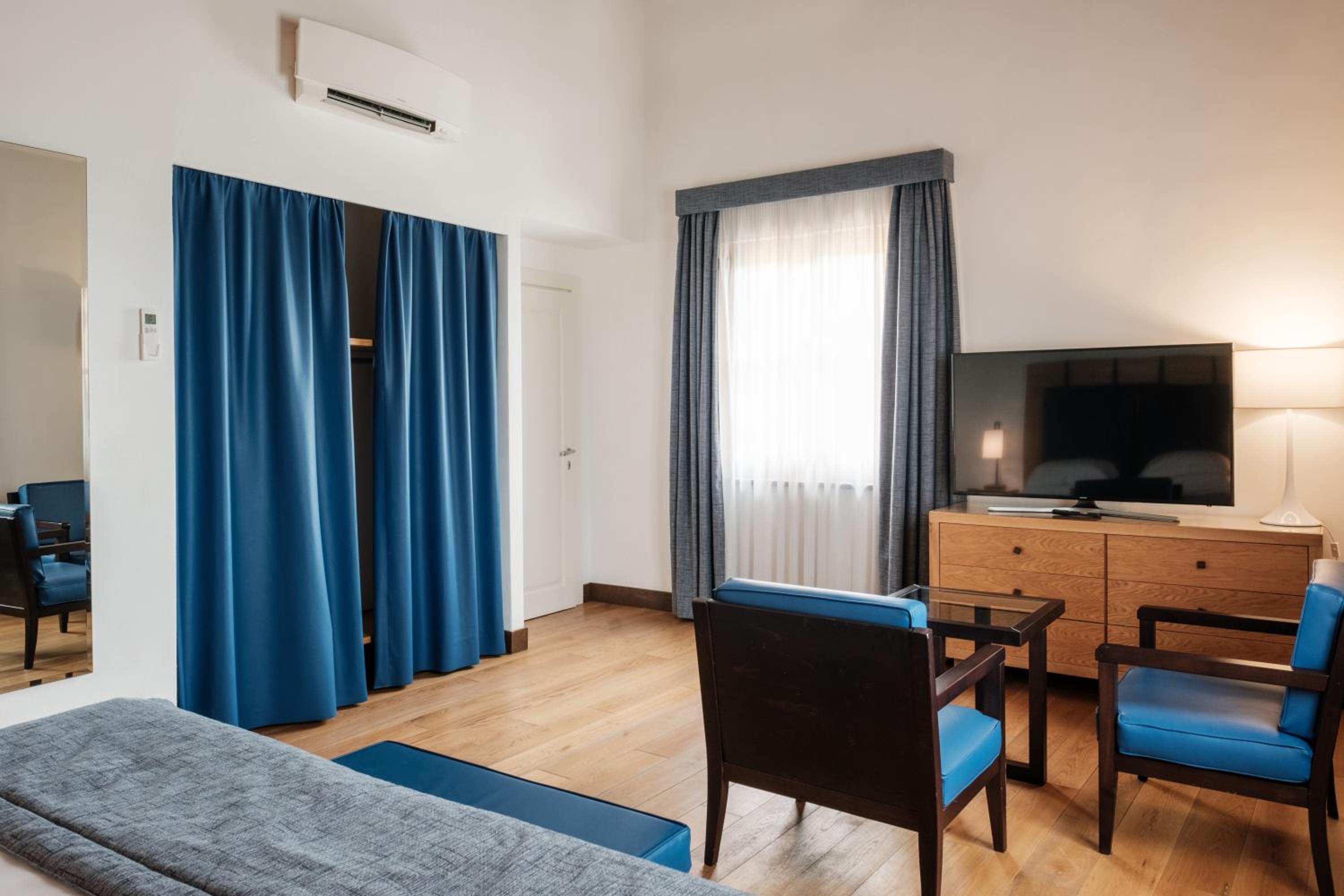 One-Bedroom Apartment - Photo 10