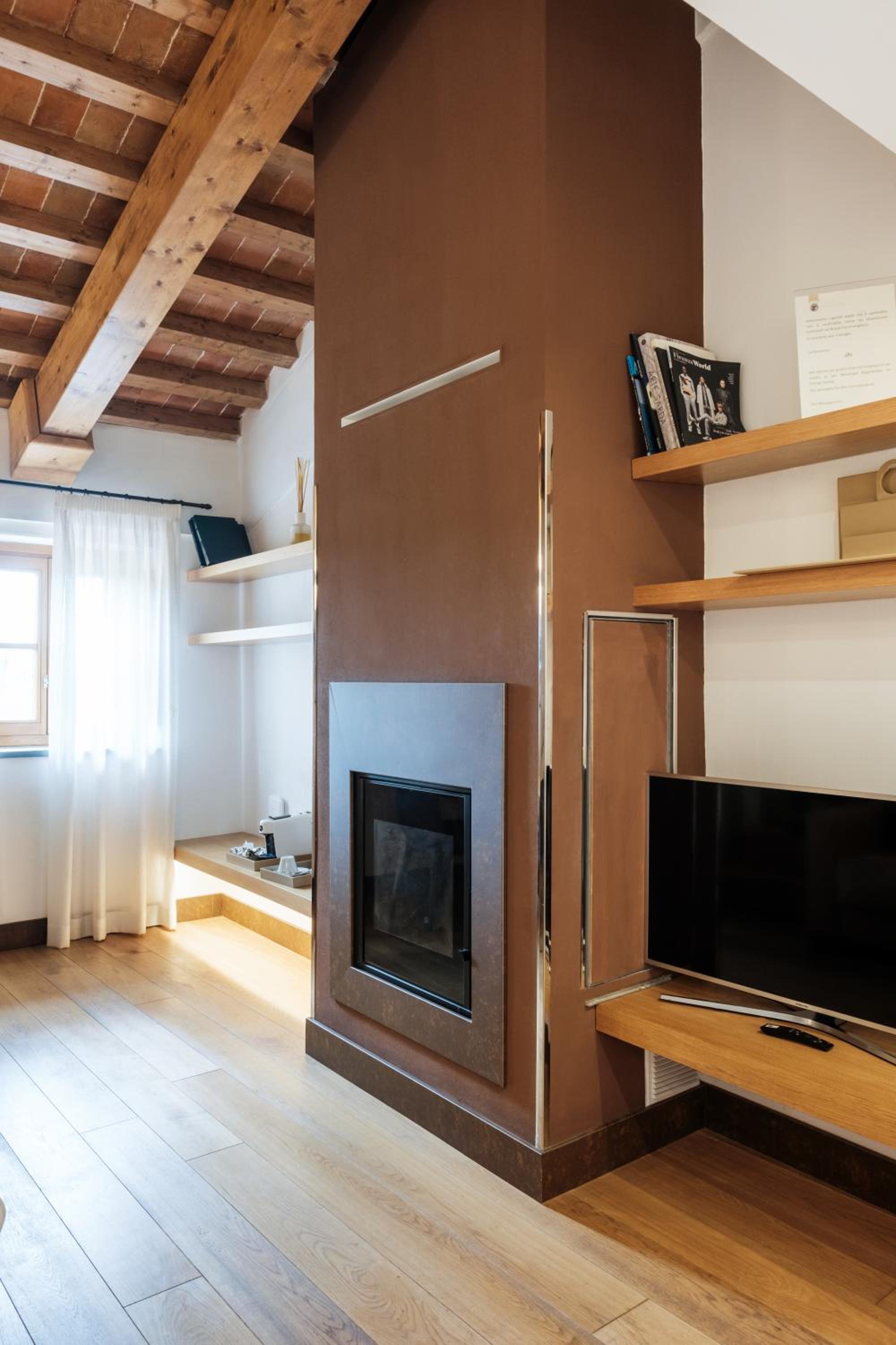 One-Bedroom Apartment - Photo 11