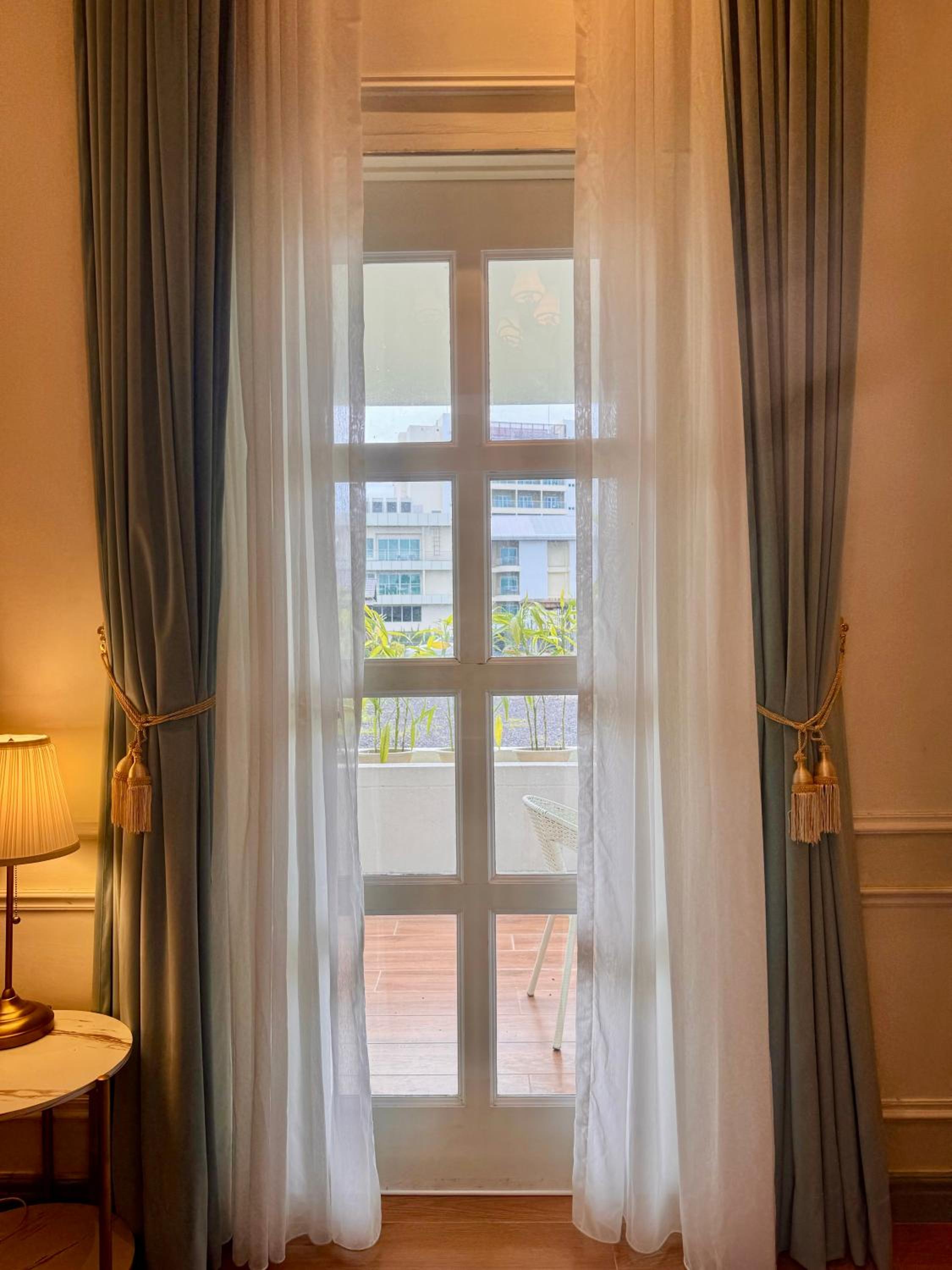 Deluxe King Suite photo 1