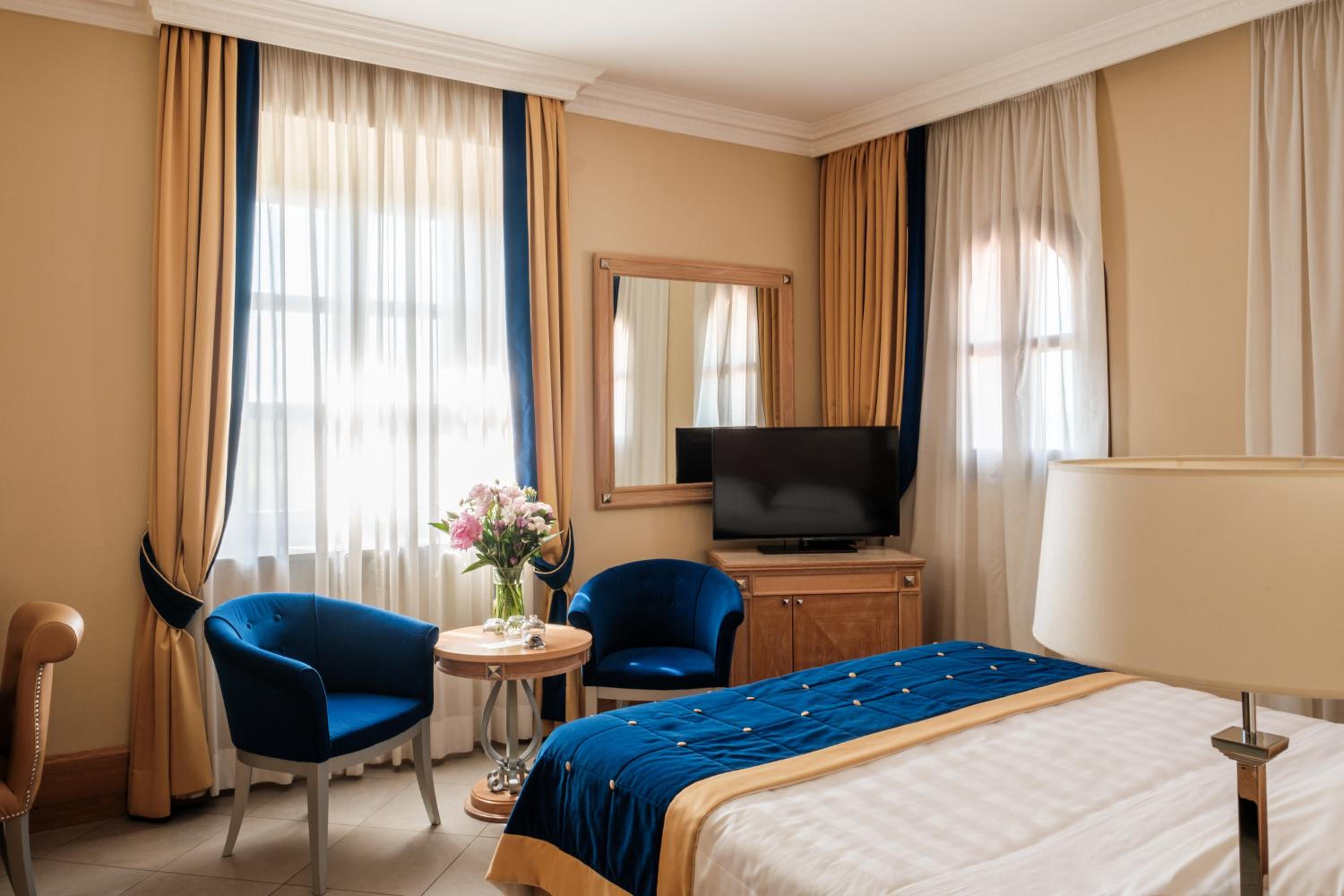 Classic Double Room - Photo 16