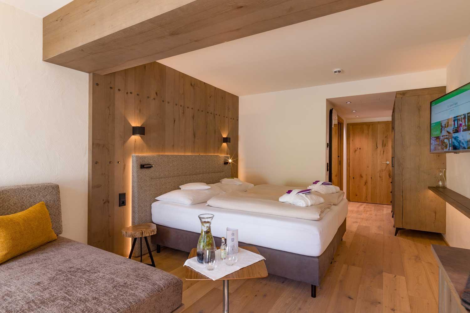 Double Room with Balcony - Photo 3