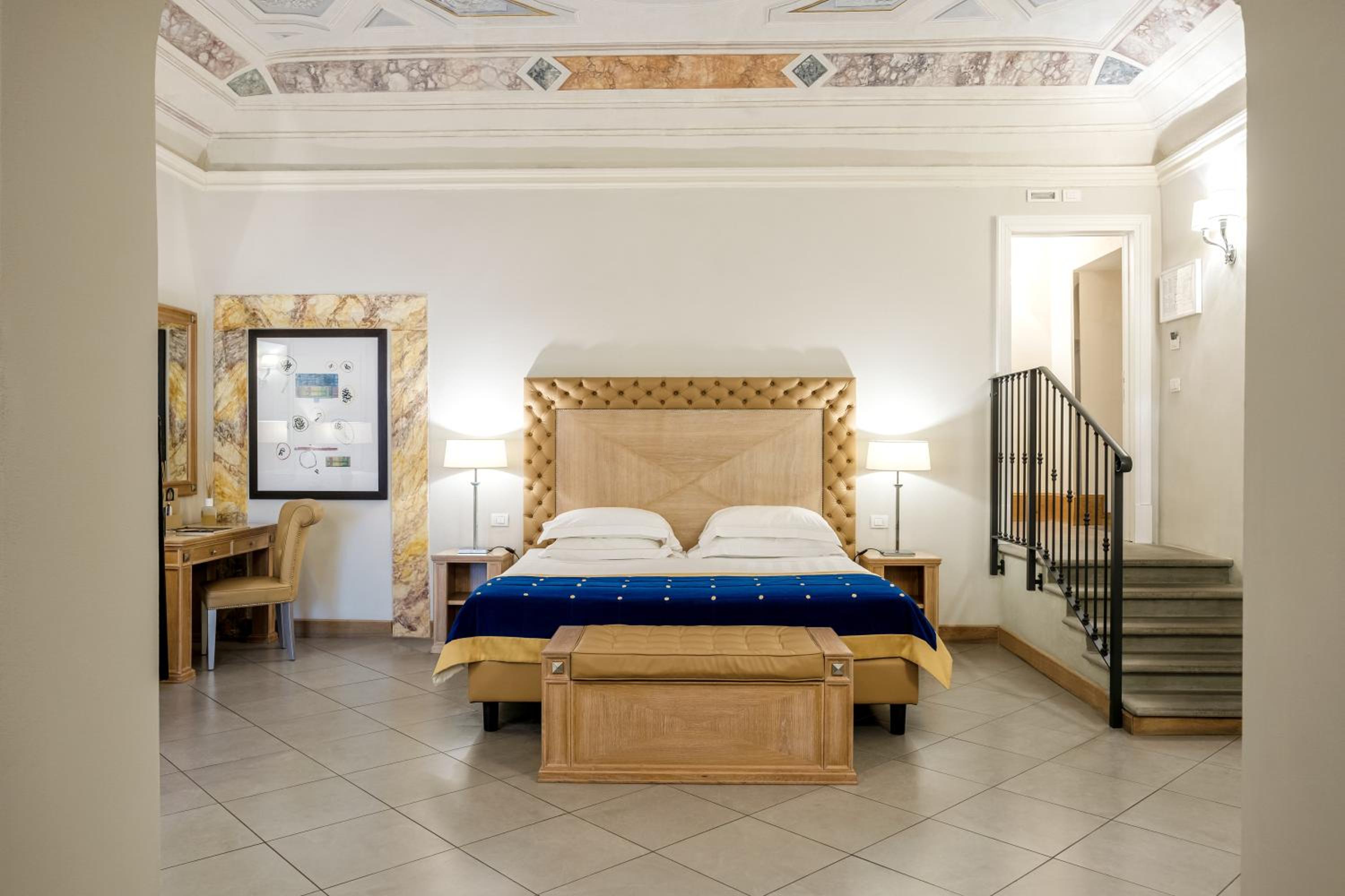 Royal Suite photo 1