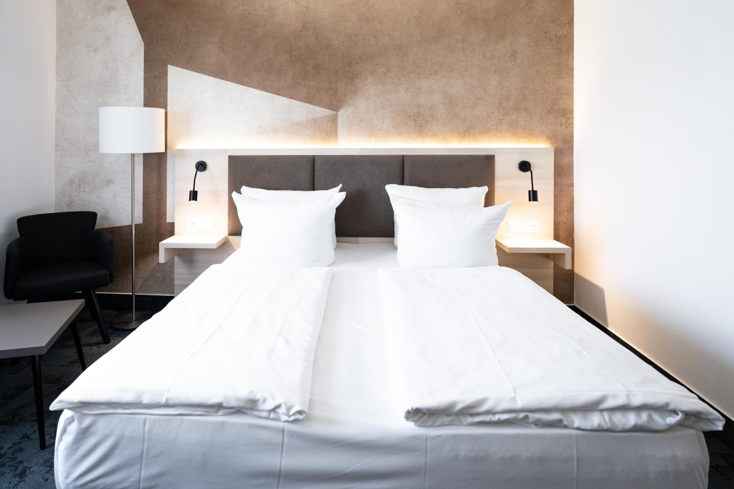 Standard Double Room - Photo 2