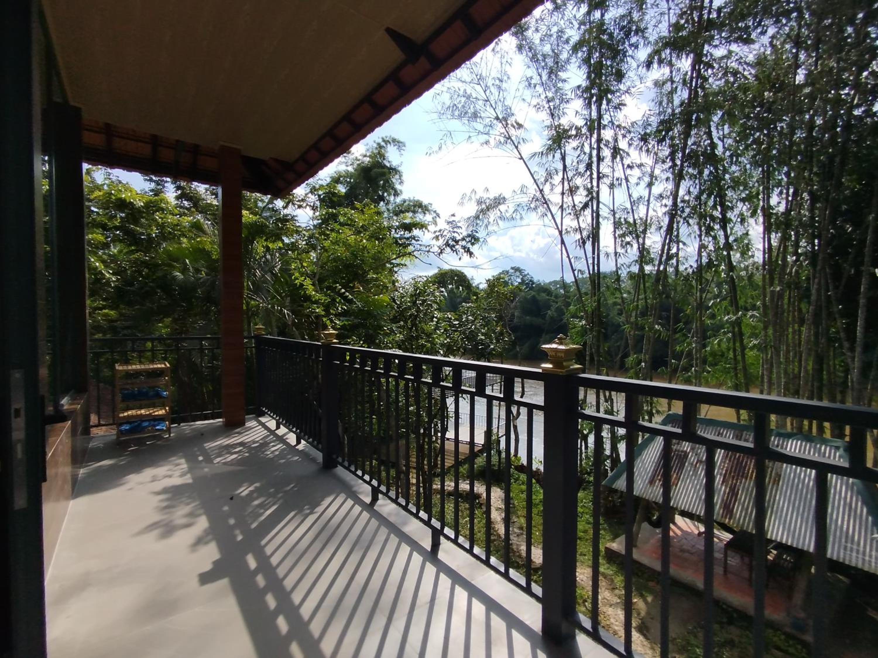 Family Room with Balcony - Photo 5