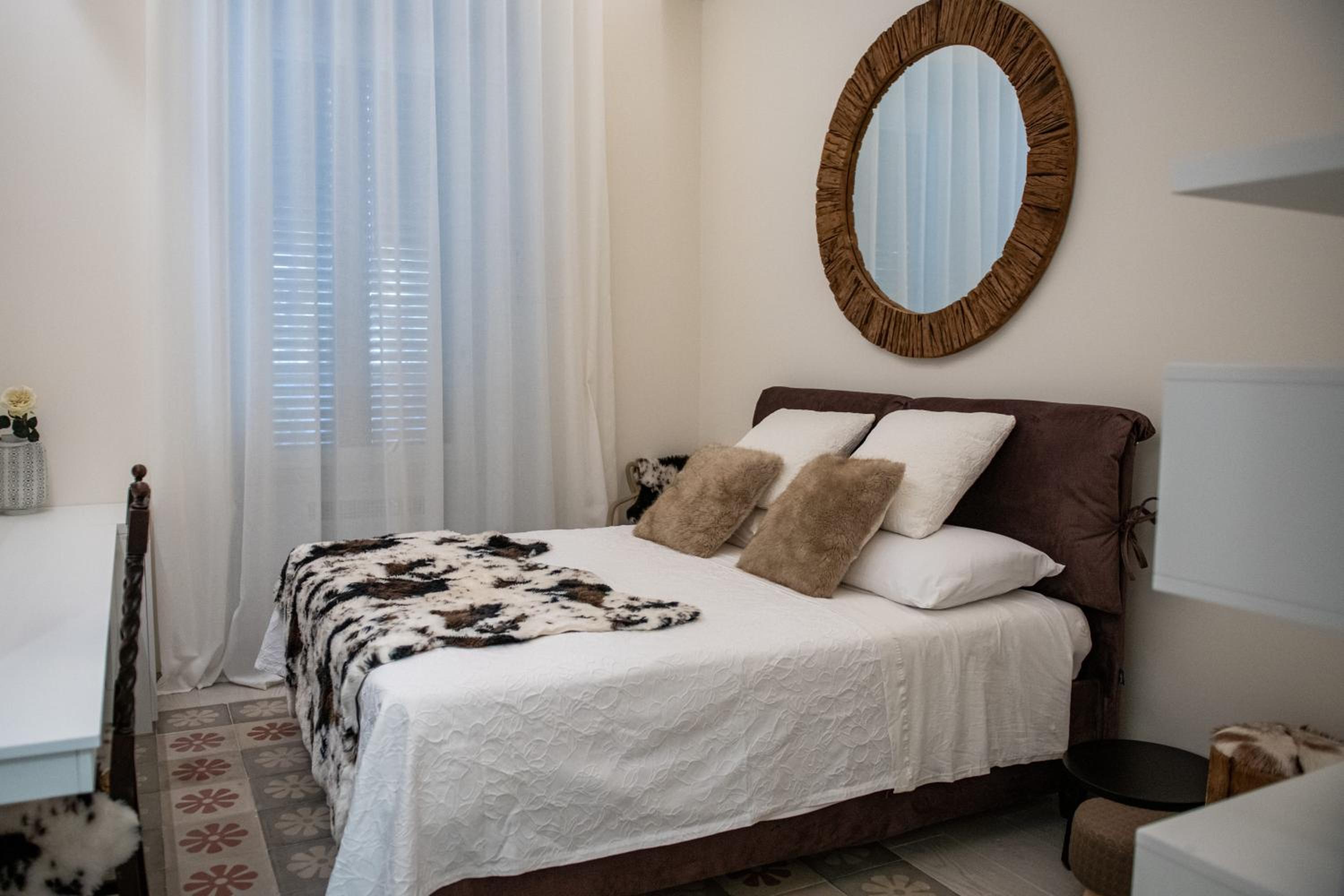 Deluxe Double Room with Shower photo 3