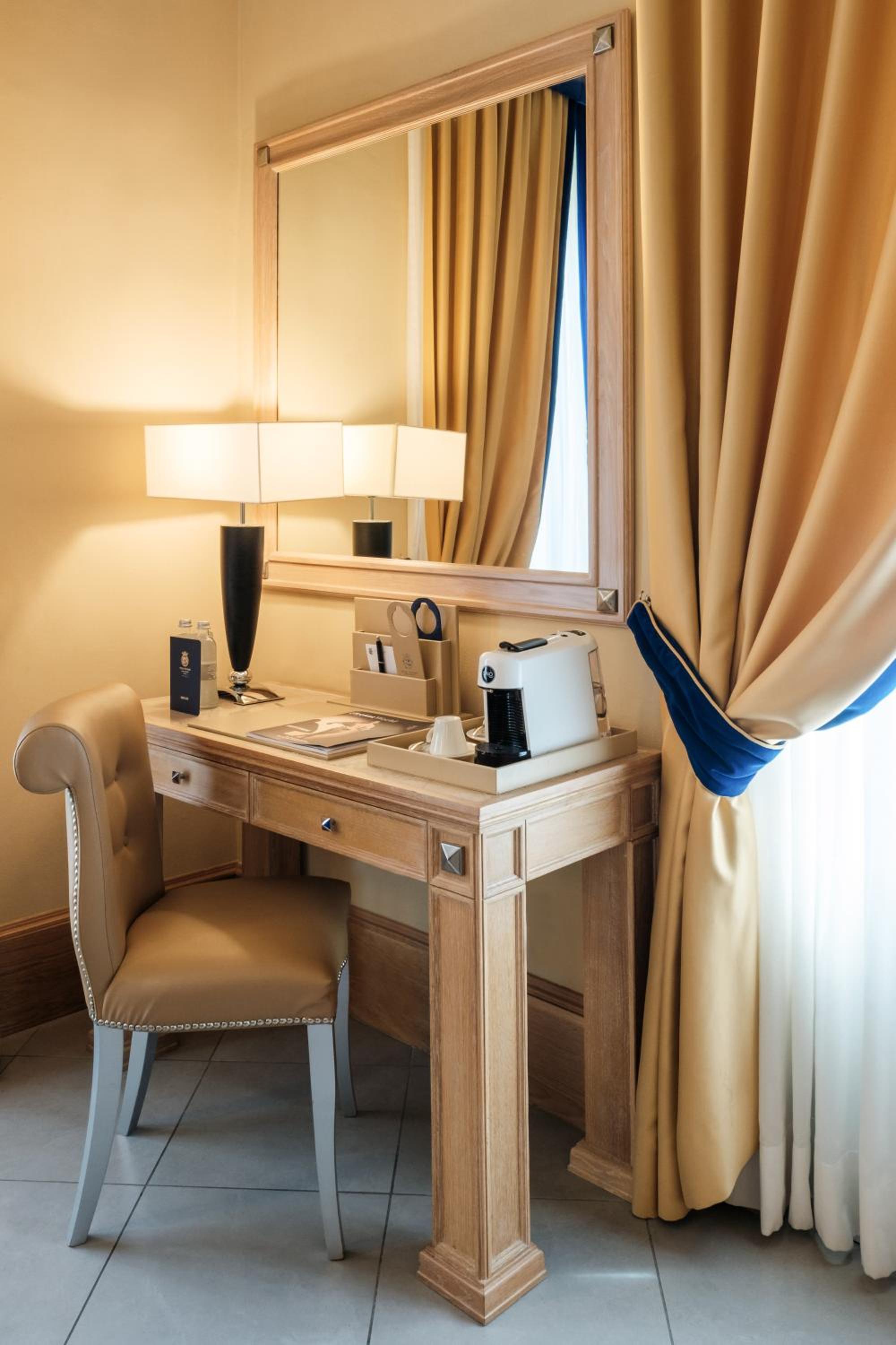 Deluxe Double Room - Photo 5
