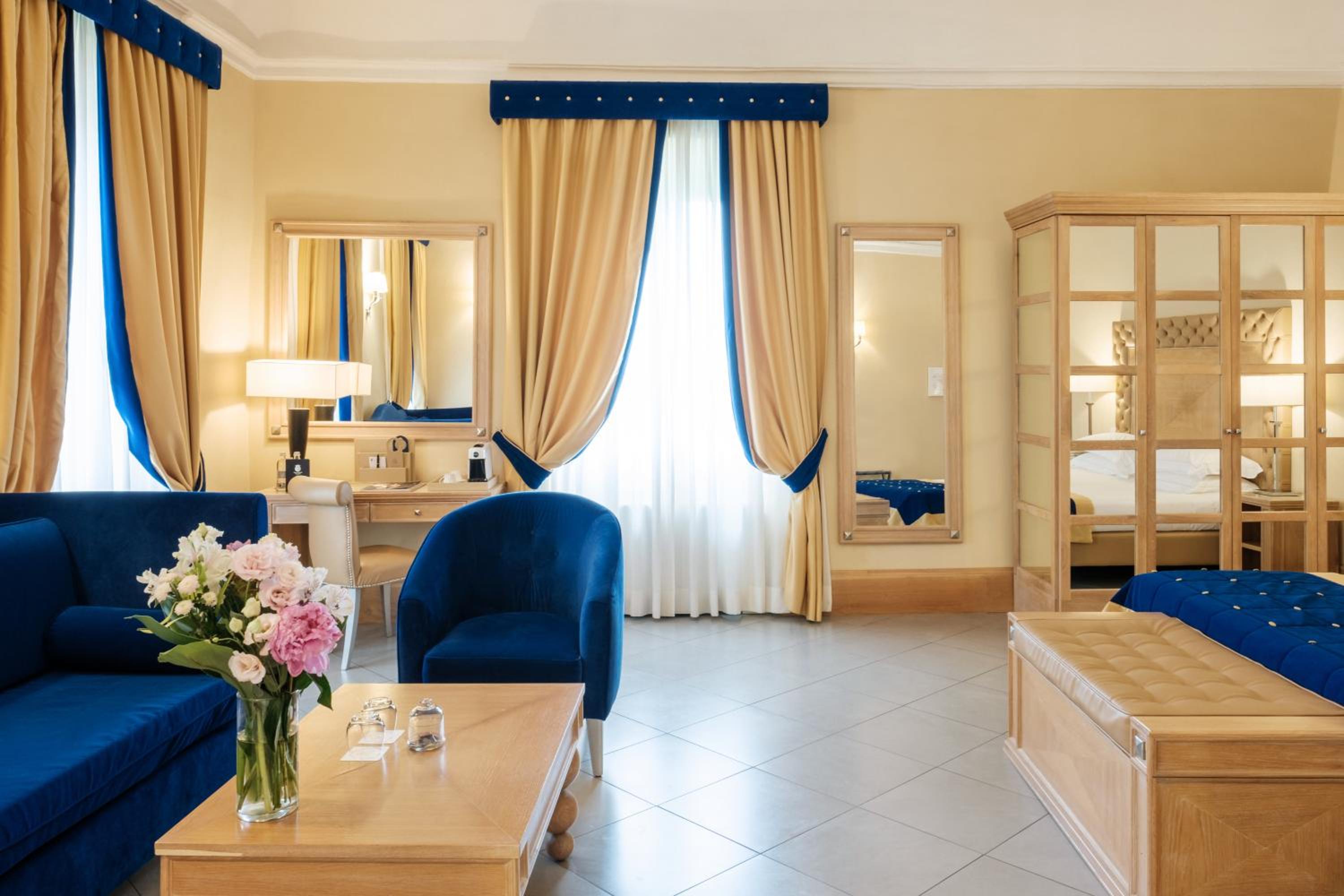 Deluxe Double Room - Photo 15