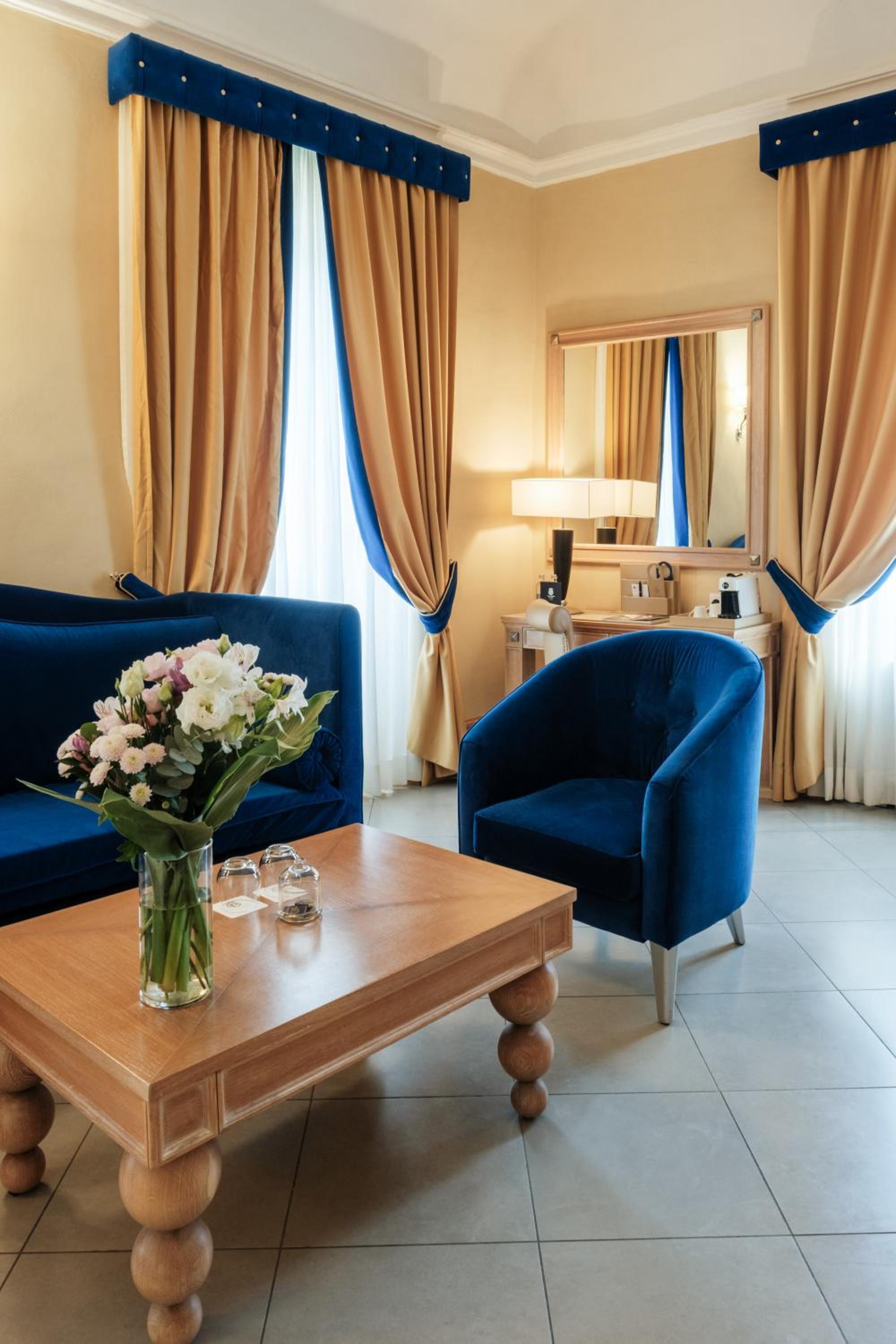 Deluxe Double Room - Photo 20