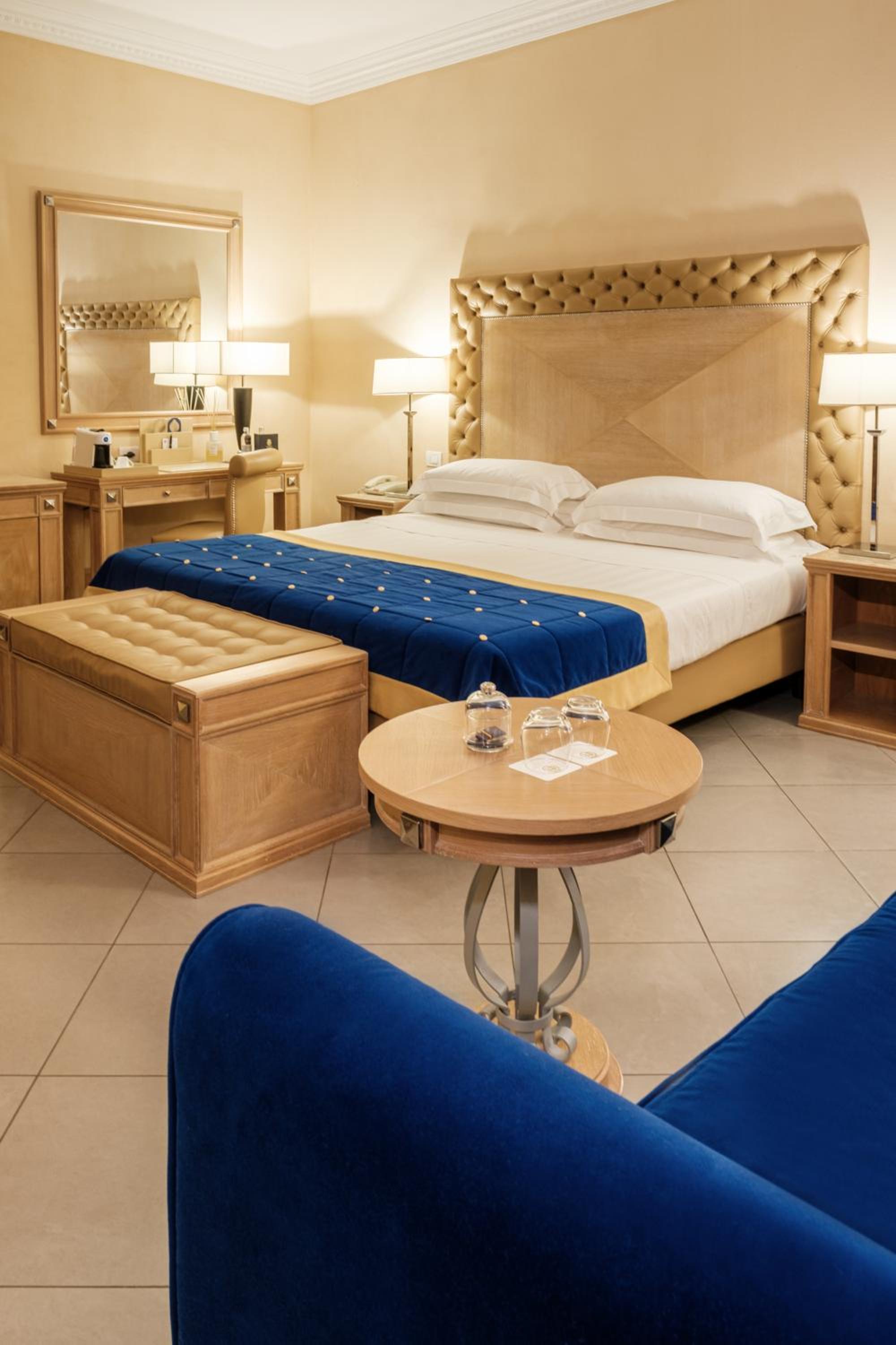 Deluxe Double Room - Photo 22