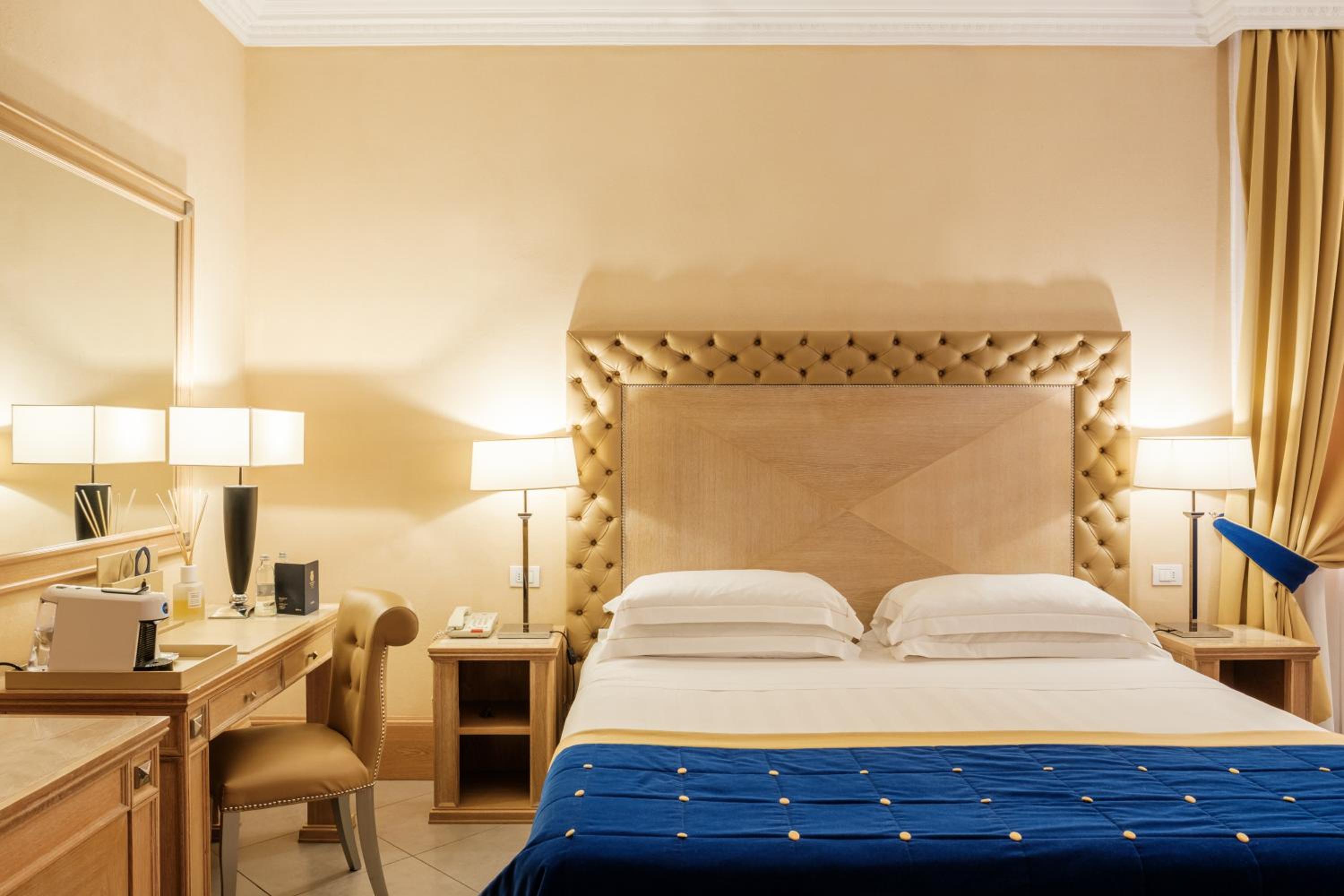 Deluxe Double Room - Photo 4