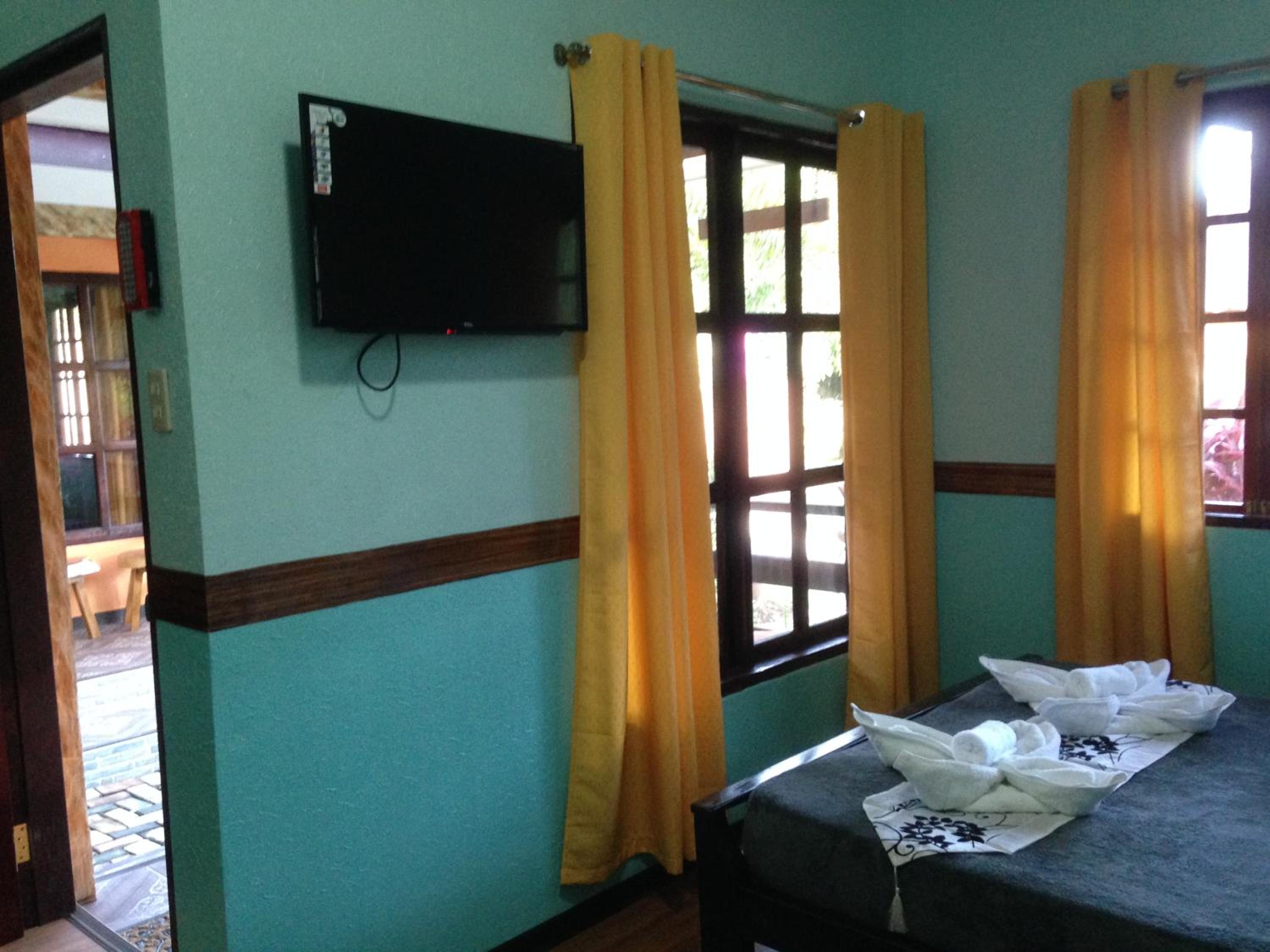 Family Room with Balcony - Photo 5