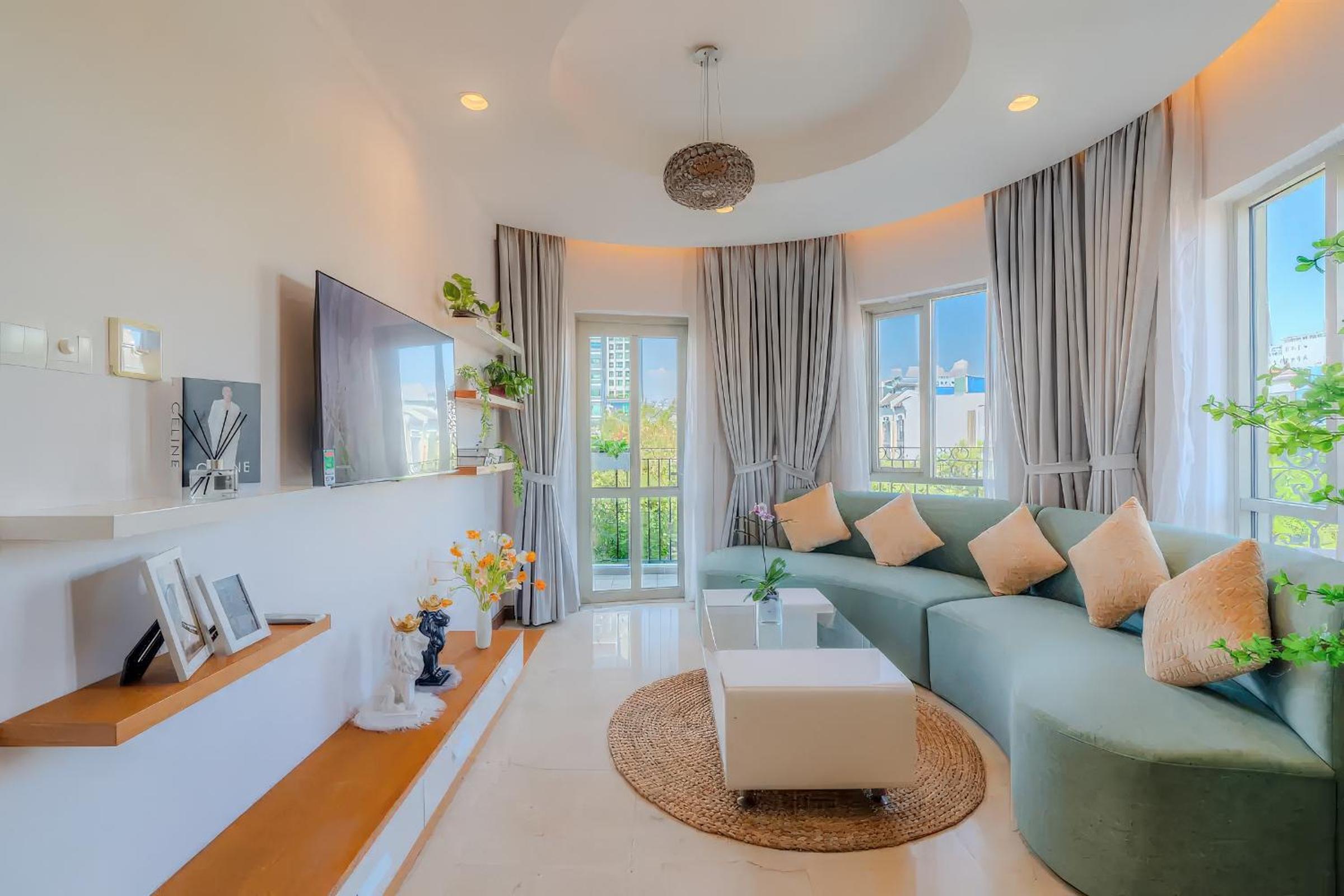 Three-Bedroom Apartment With Balcony