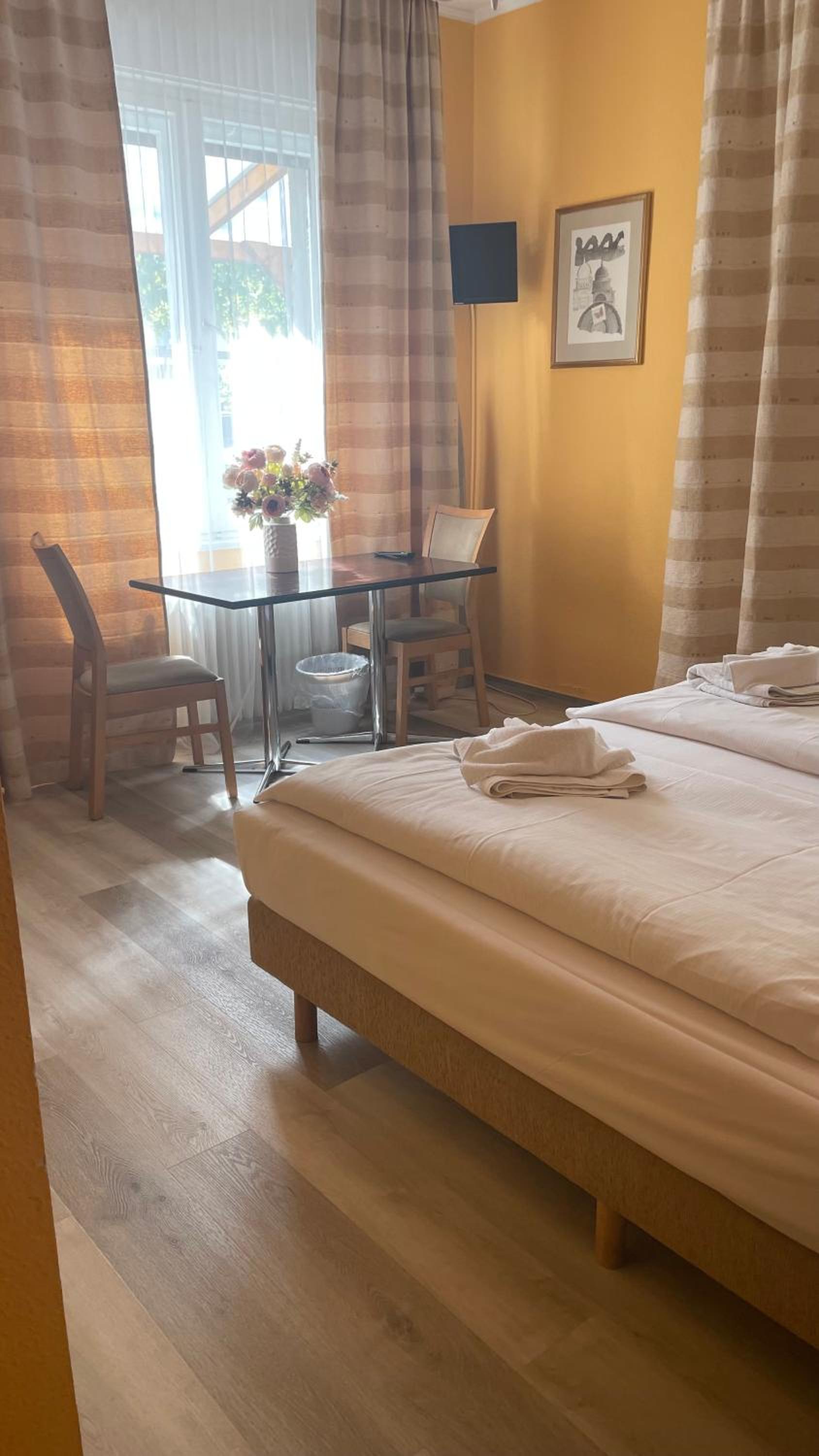 Double or Twin Room photo 2