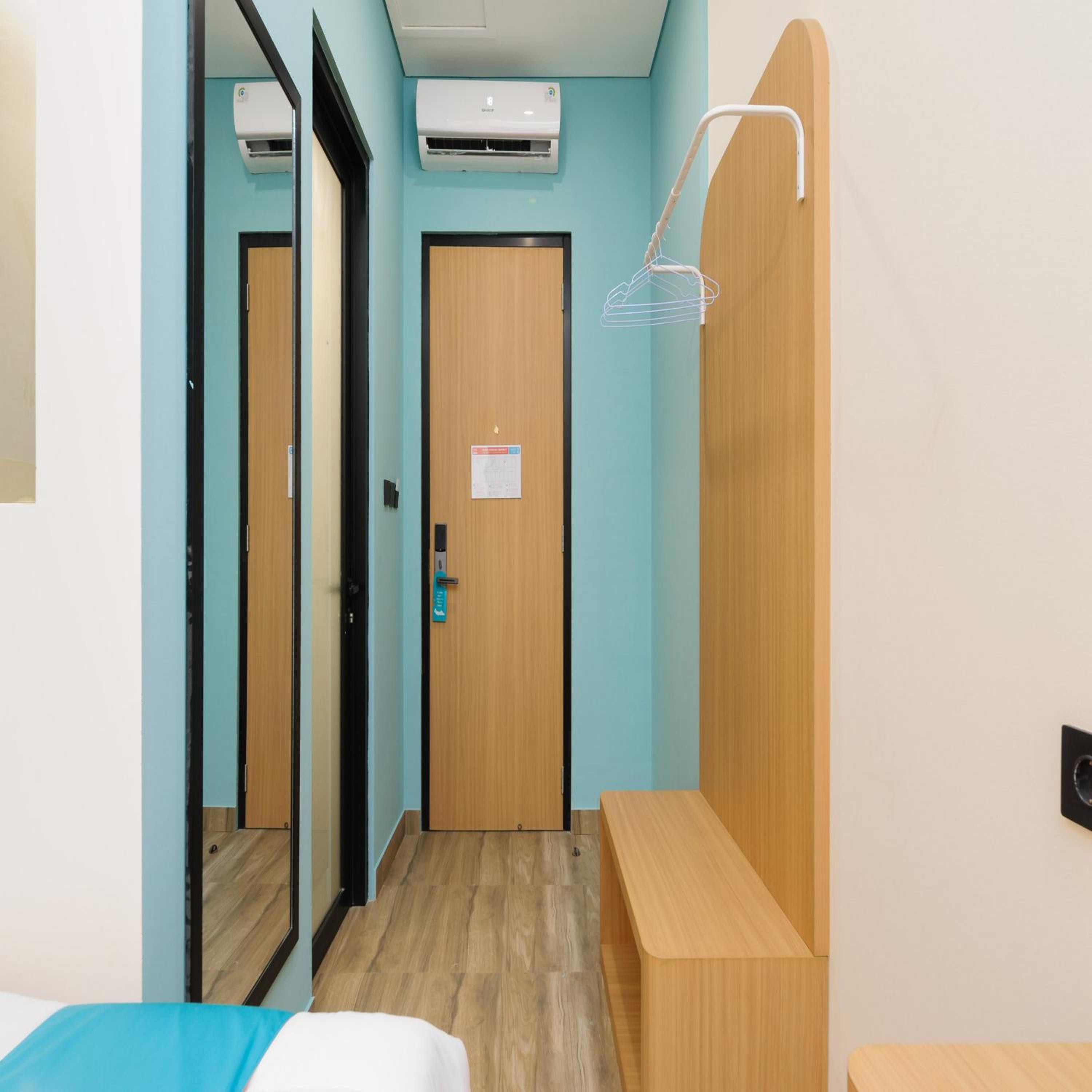 Twin Room - Photo 2