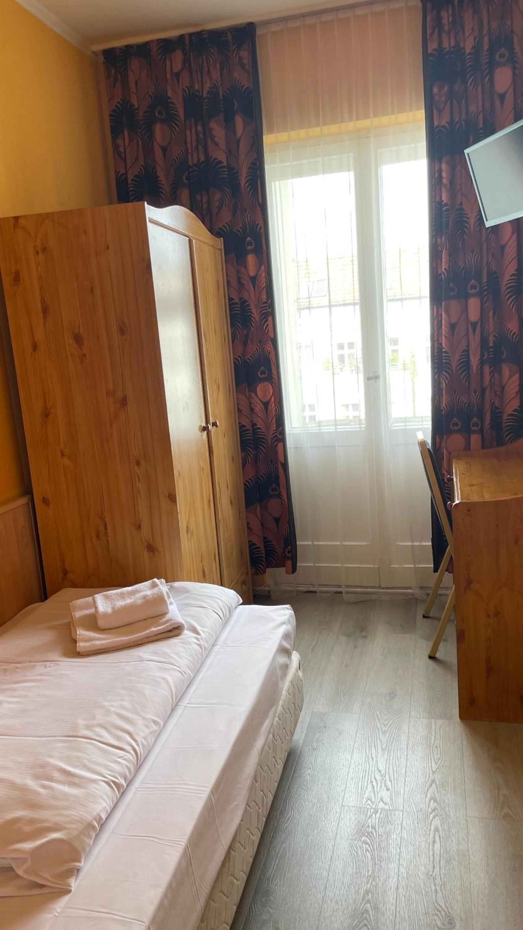 Single Room photo 2
