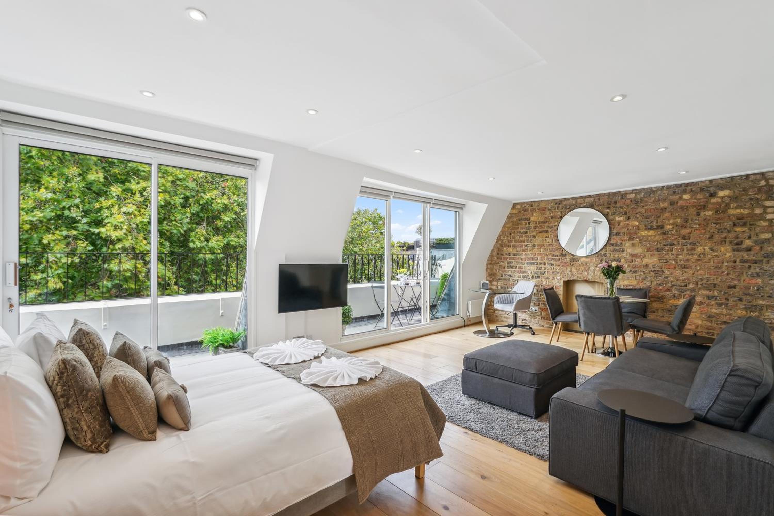 One-Bedroom Apartment with Balcony