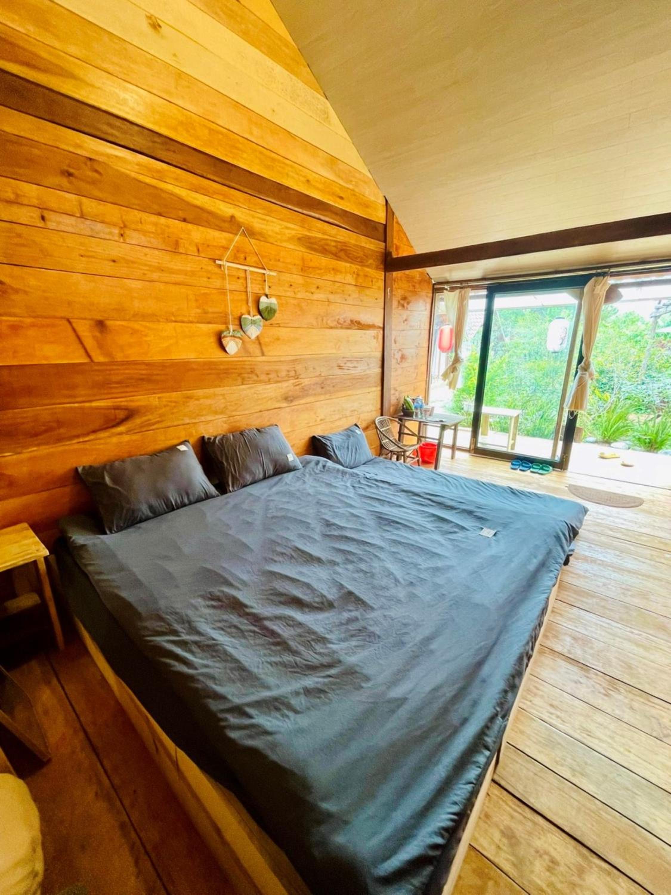 Superior Bungalow photo 1