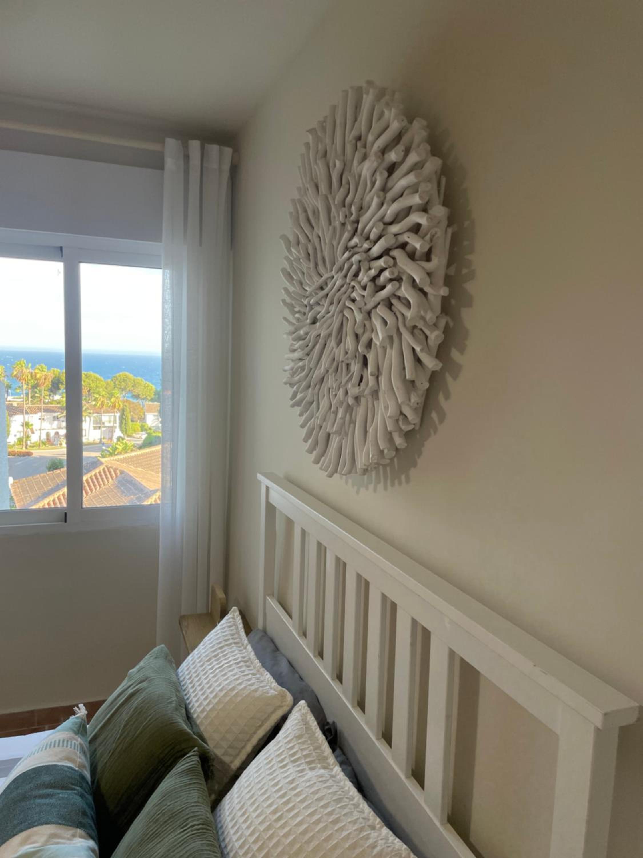 Apartamento de dos habitaciones con terraza y vista al mar