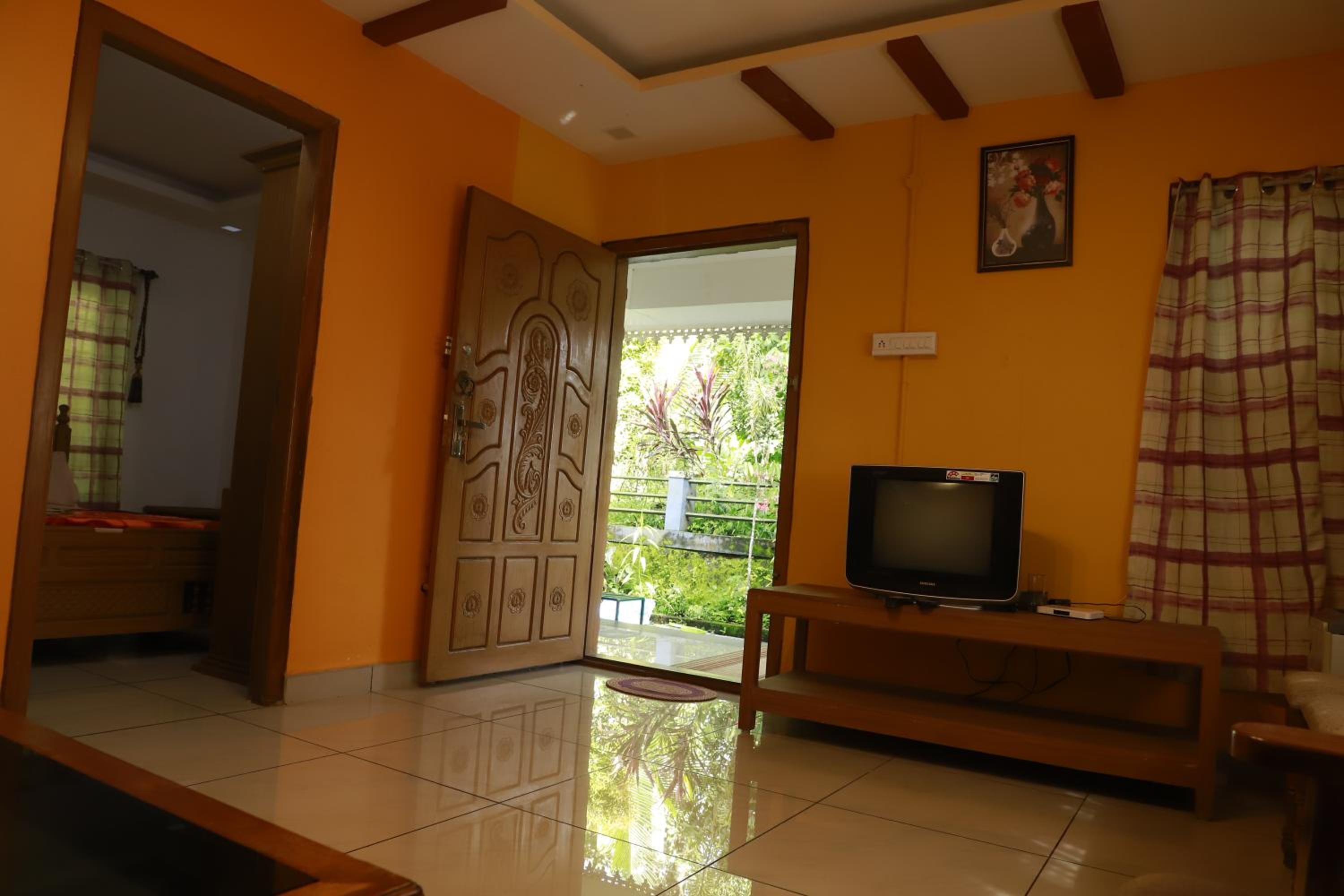 Three-Bedroom Apartment photo 1