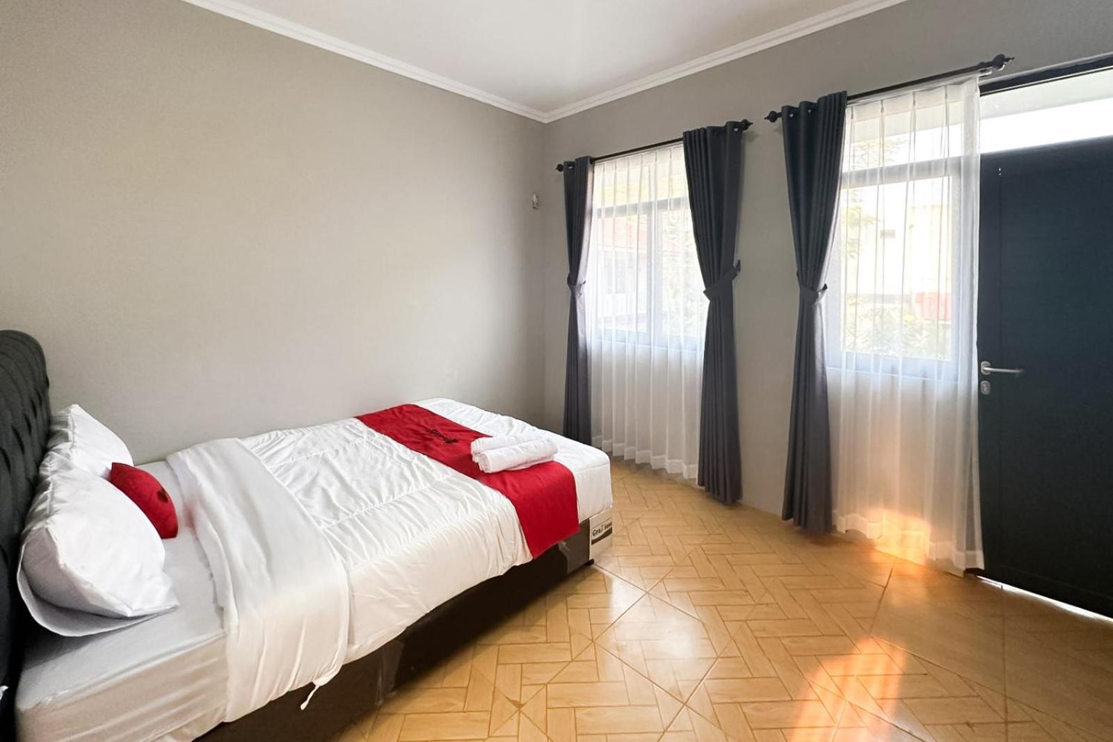 Deluxe Double Room photo 2