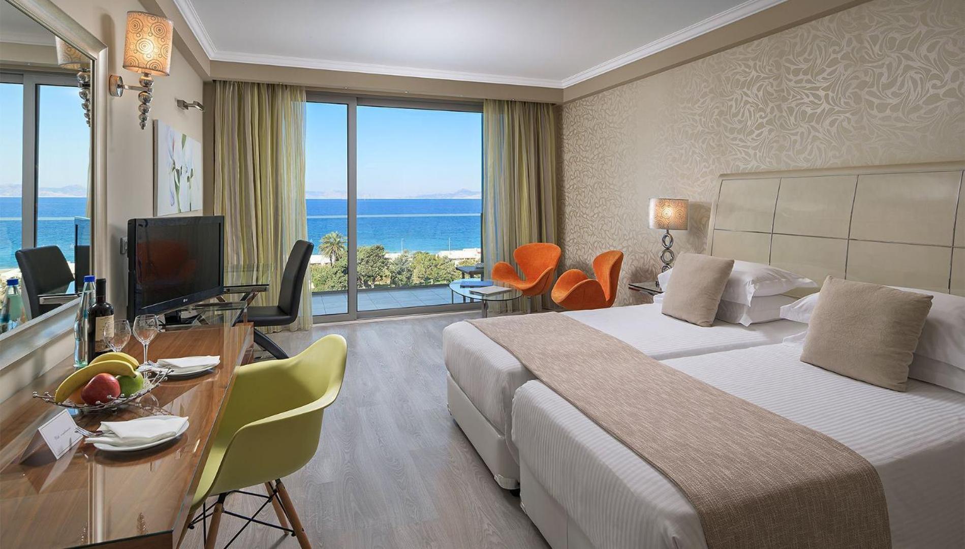 Deluxe Room with Sea View (2-3 People) photo 2