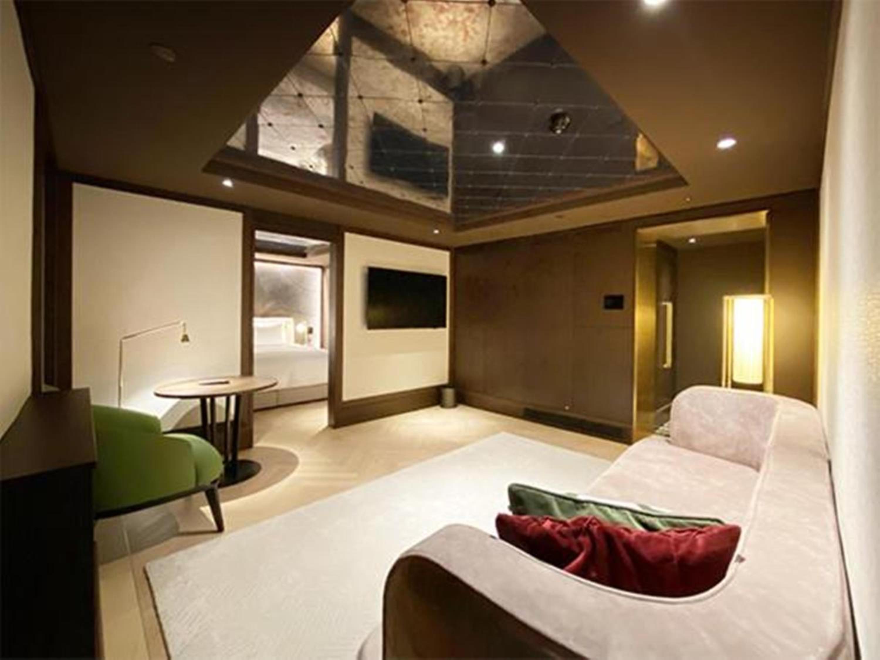Family Two-Bedroom thumbnail 5