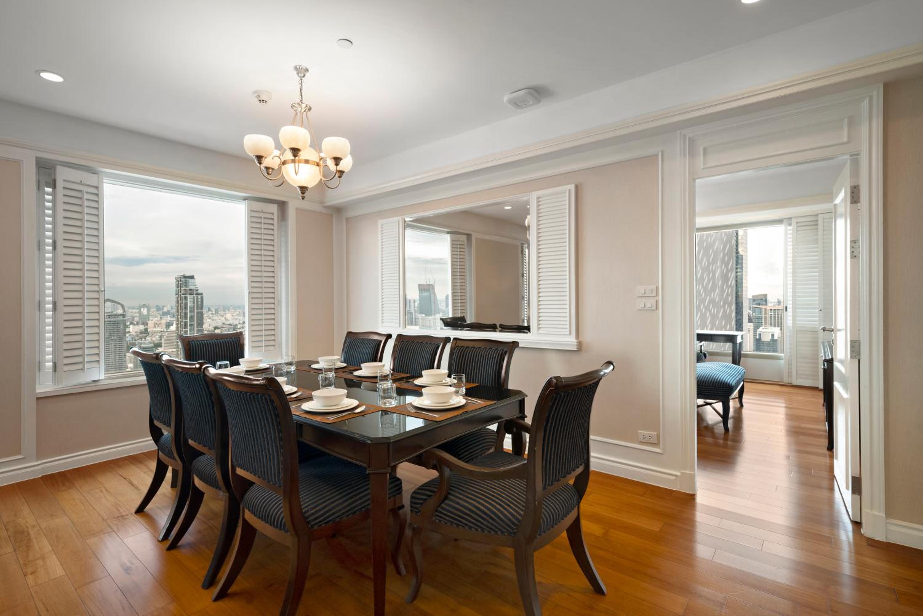 Three-Bedroom Executive Suite thumbnail 5