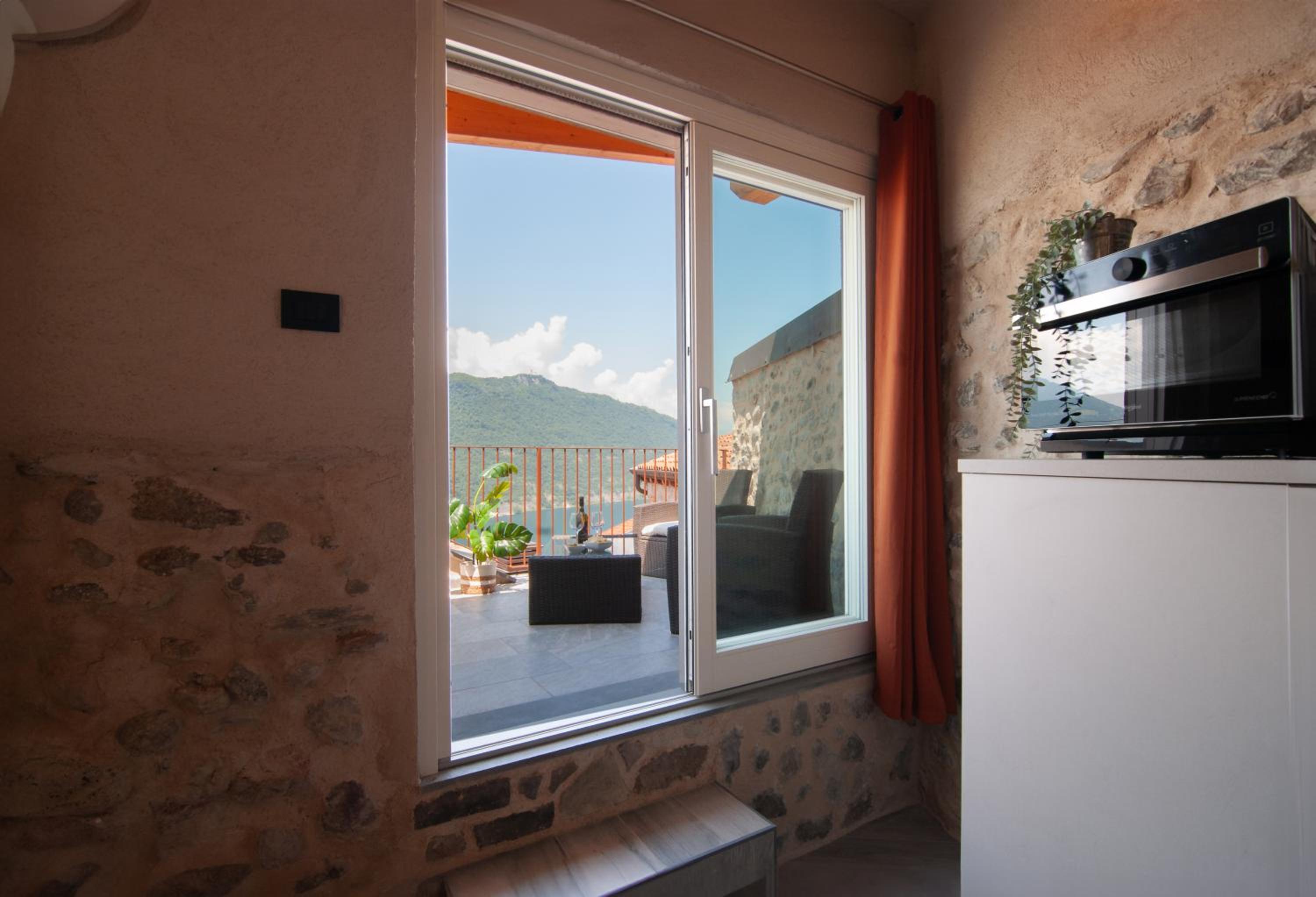 Apartment with View and Balcony photo 3